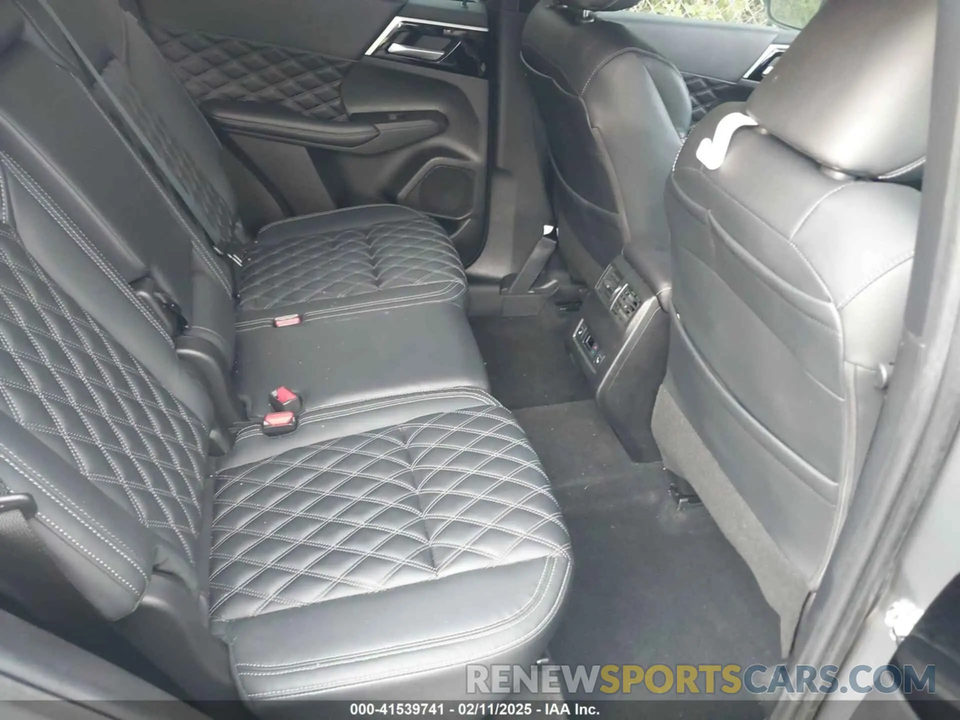 8 fotografías del automóvil dañado JA4J3WA88RZ012242 MITSUBISHI OUTLANDER 2024