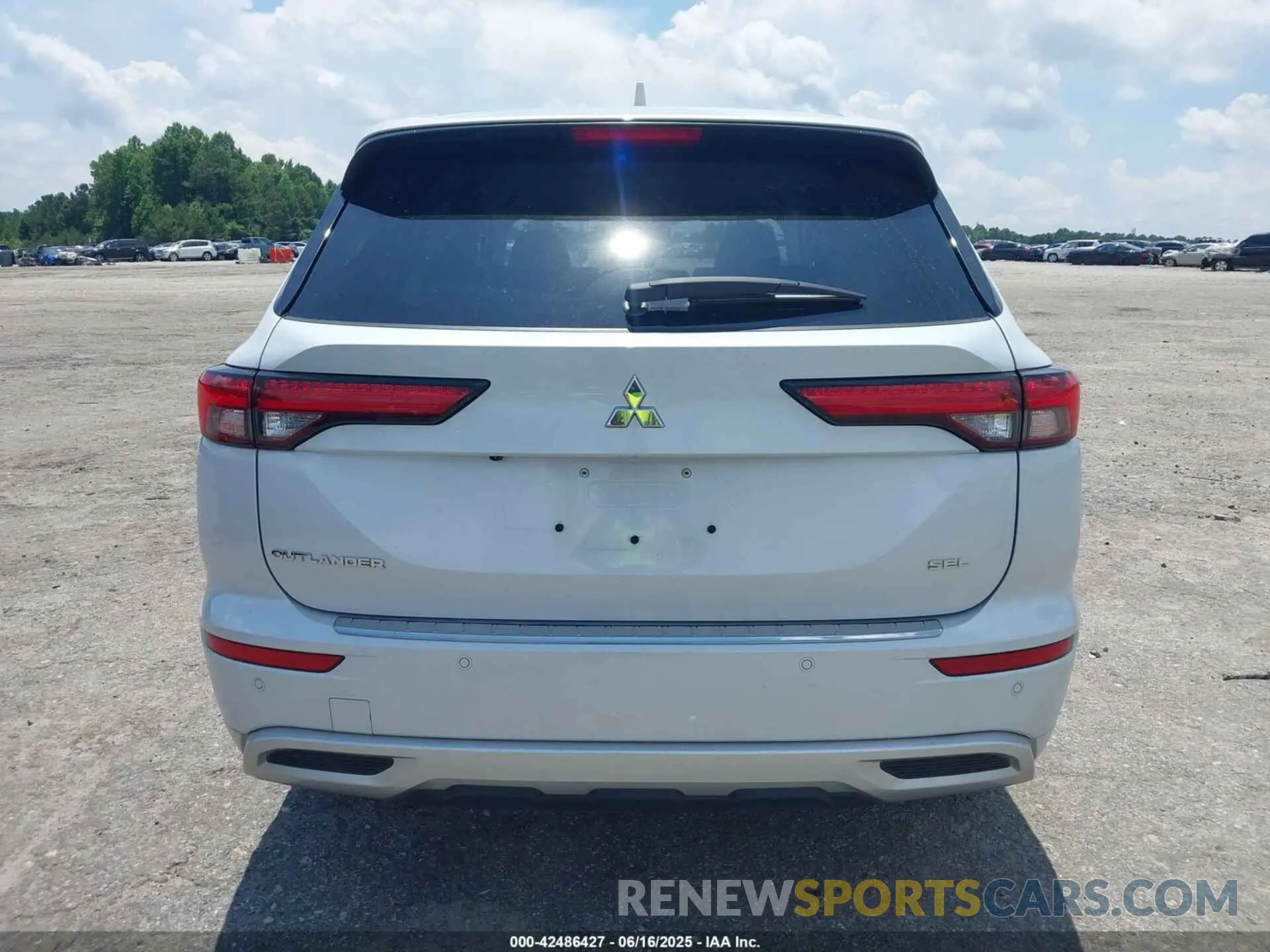 15 fotografías del automóvil dañado JA4J3WA89RZ056606 MITSUBISHI OUTLANDER 2024