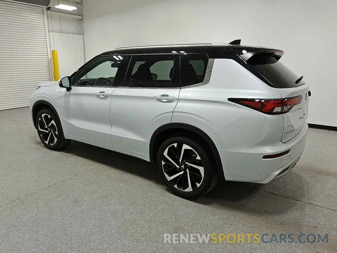 2 fotografías del automóvil dañado JA4J3WA89RZ079996 MITSUBISHI OUTLANDER 2024