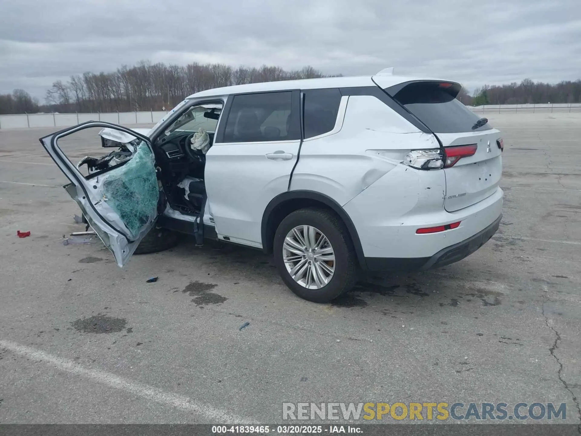 3 fotografías del automóvil dañado JA4J4UA80RZ003200 MITSUBISHI OUTLANDER 2024