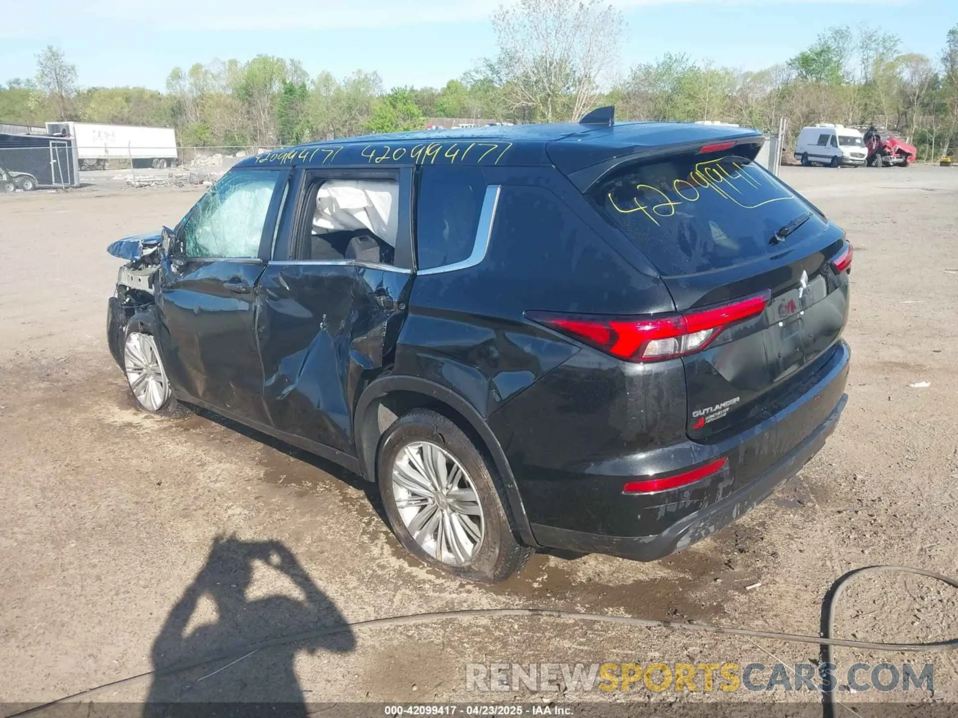 3 fotografías del automóvil dañado JA4J4UA87RZ007342 MITSUBISHI OUTLANDER 2024