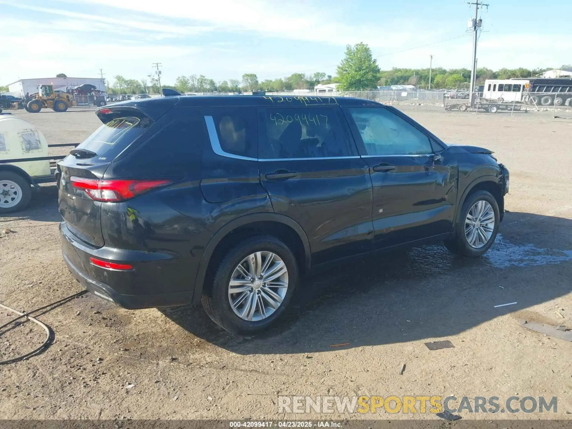 4 fotografías del automóvil dañado JA4J4UA87RZ007342 MITSUBISHI OUTLANDER 2024