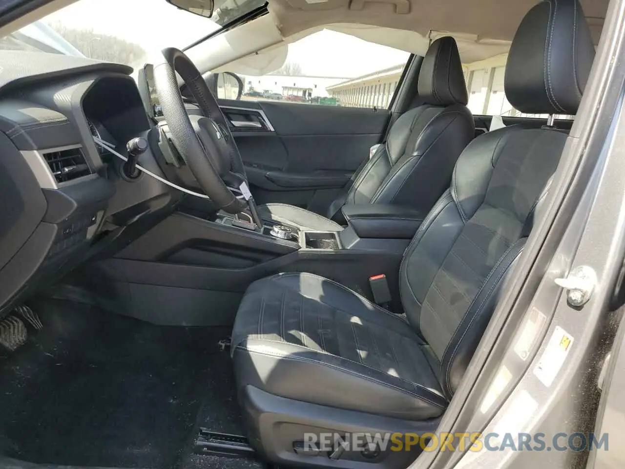 7 fotografías del automóvil dañado JA4J4VA80RZ005891 MITSUBISHI OUTLANDER 2024