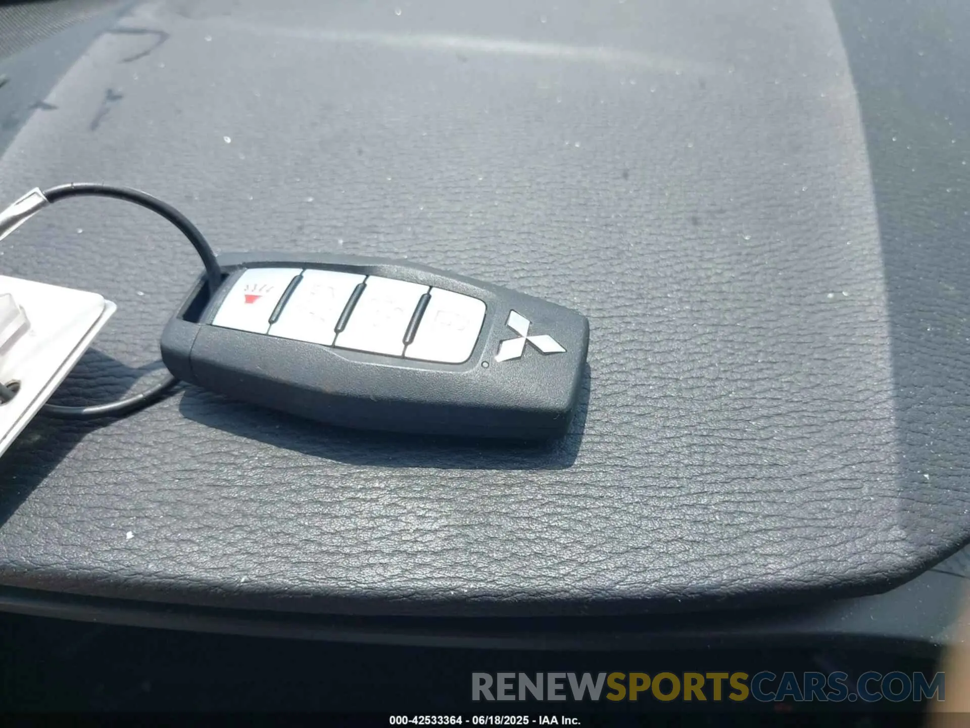 11 fotografías del automóvil dañado JA4J4VA80RZ038129 MITSUBISHI OUTLANDER 2024