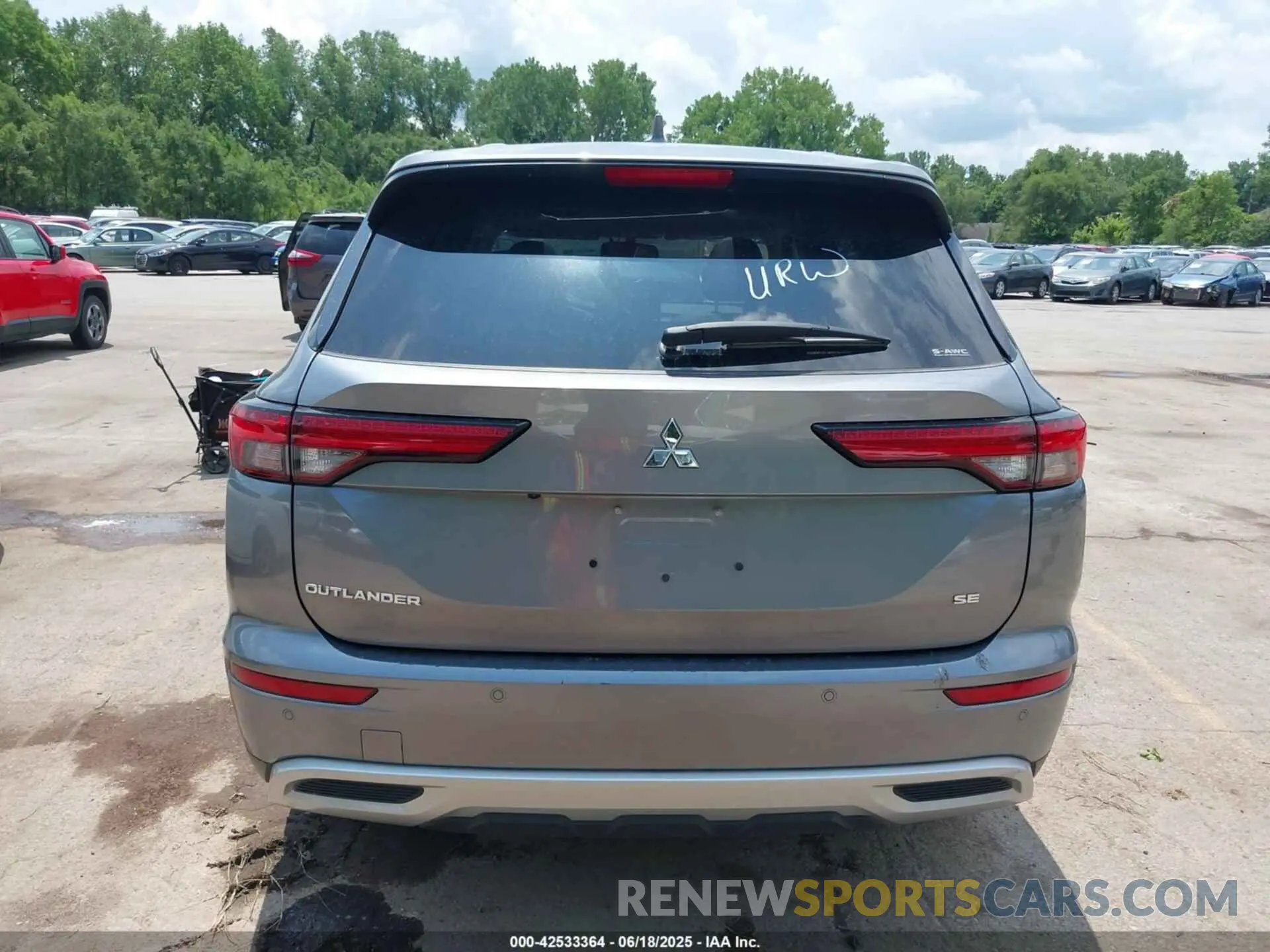 16 fotografías del automóvil dañado JA4J4VA80RZ038129 MITSUBISHI OUTLANDER 2024