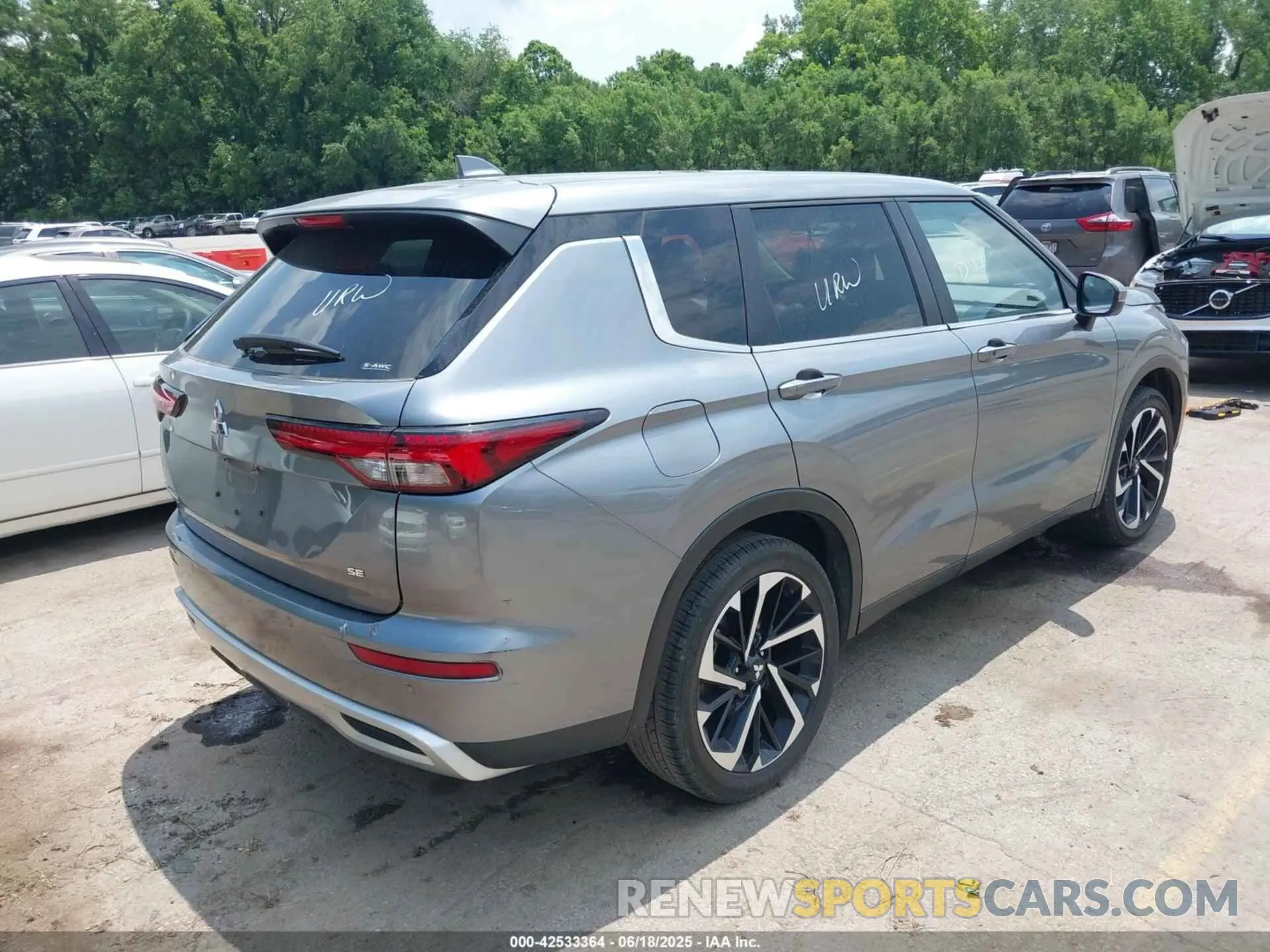 4 fotografías del automóvil dañado JA4J4VA80RZ038129 MITSUBISHI OUTLANDER 2024
