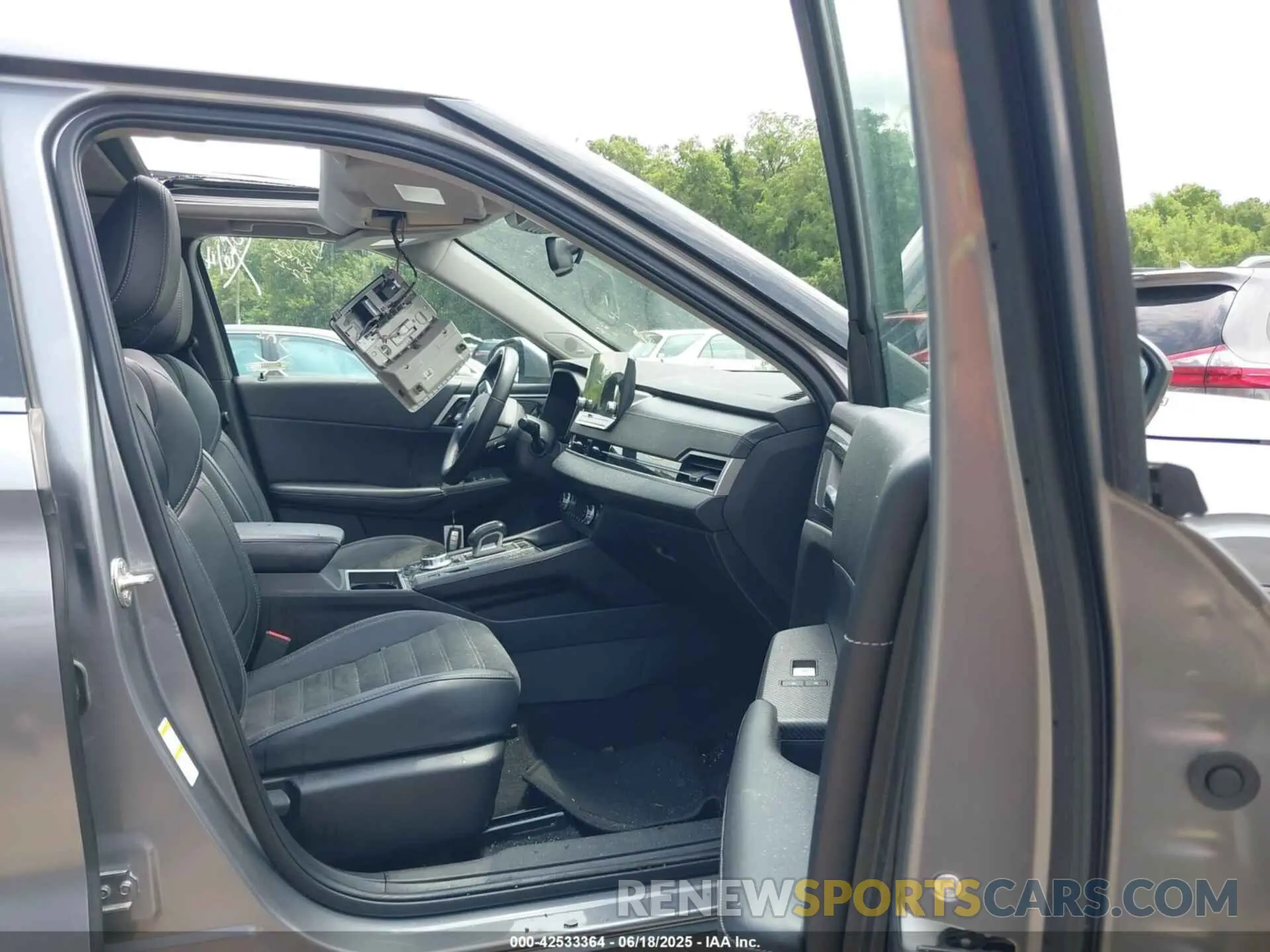 5 fotografías del automóvil dañado JA4J4VA80RZ038129 MITSUBISHI OUTLANDER 2024