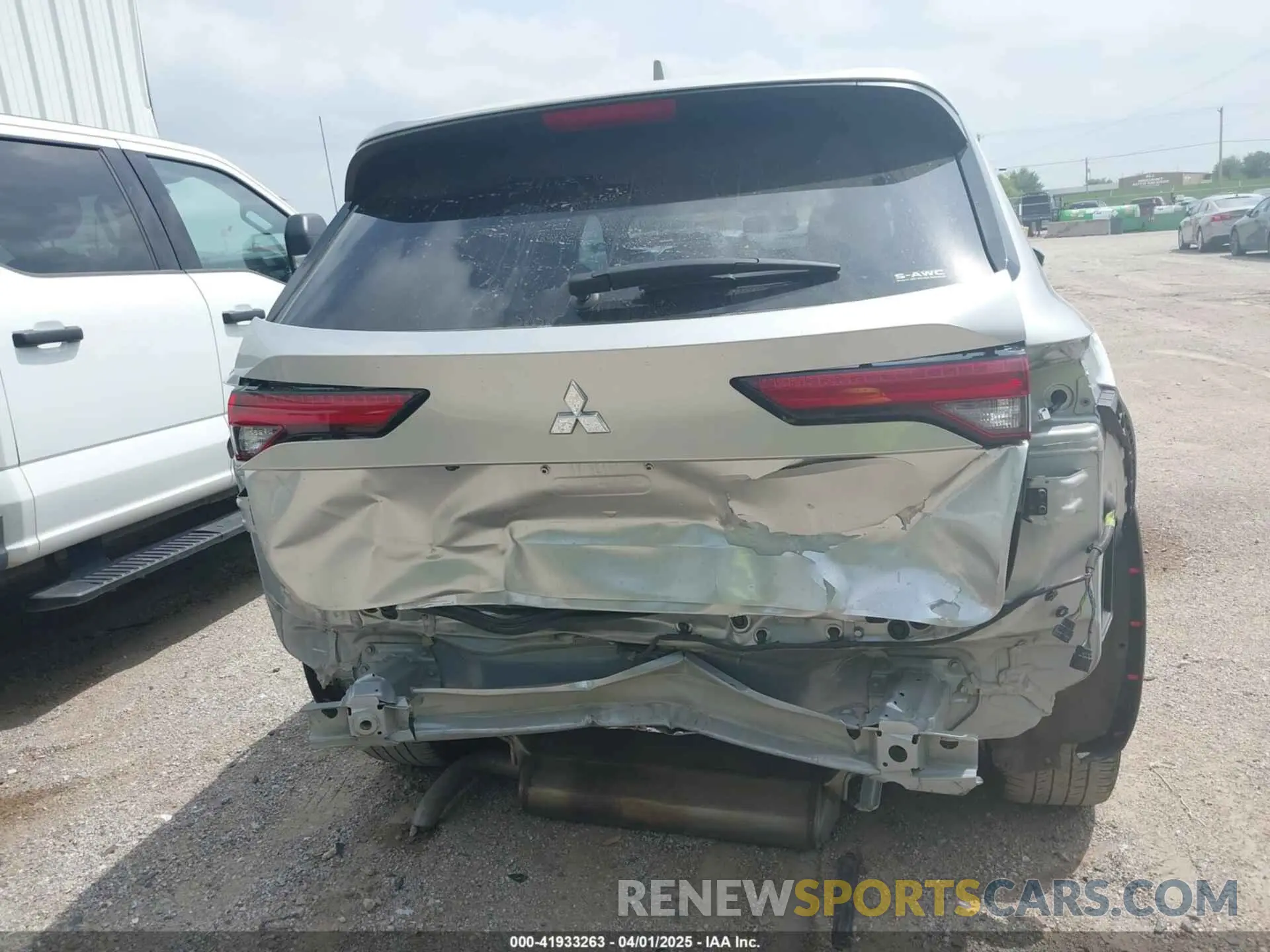 16 fotografías del automóvil dañado JA4J4VA80RZ043654 MITSUBISHI OUTLANDER 2024