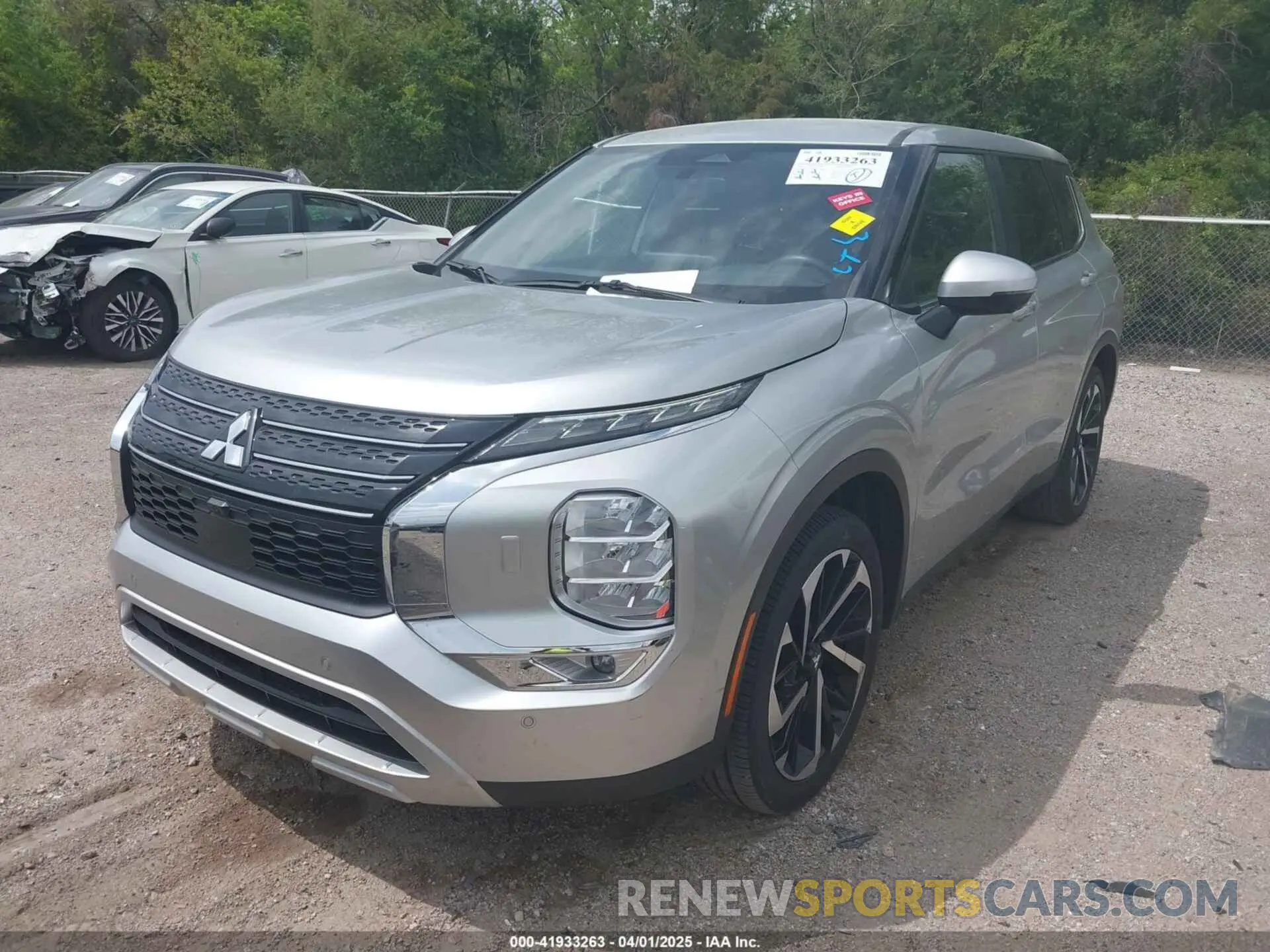 2 fotografías del automóvil dañado JA4J4VA80RZ043654 MITSUBISHI OUTLANDER 2024