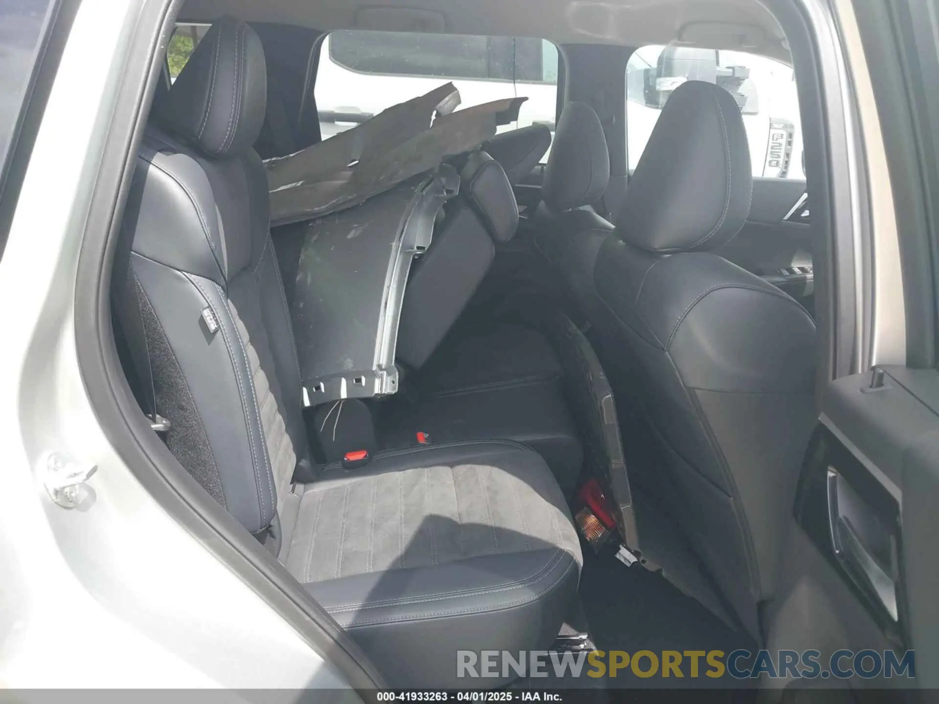 8 fotografías del automóvil dañado JA4J4VA80RZ043654 MITSUBISHI OUTLANDER 2024