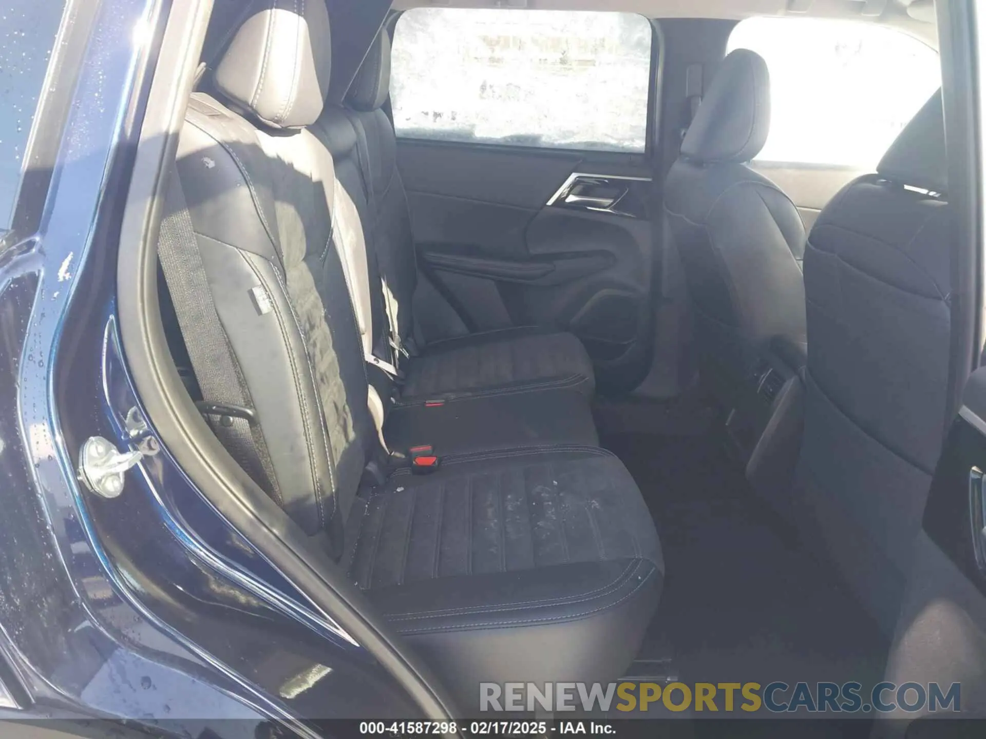8 fotografías del automóvil dañado JA4J4VA80RZ055352 MITSUBISHI OUTLANDER 2024