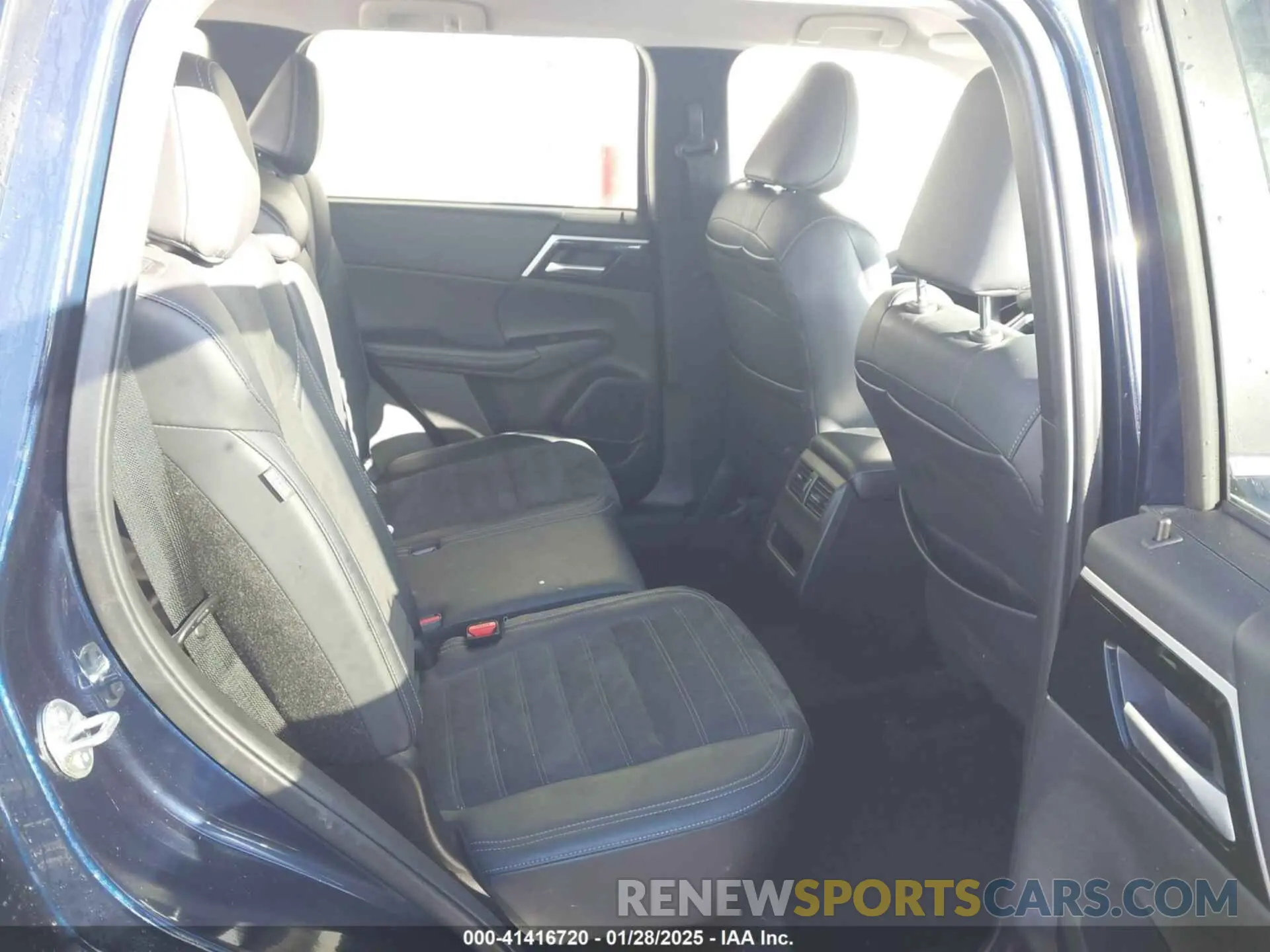 8 fotografías del automóvil dañado JA4J4VA81RZ007200 MITSUBISHI OUTLANDER 2024