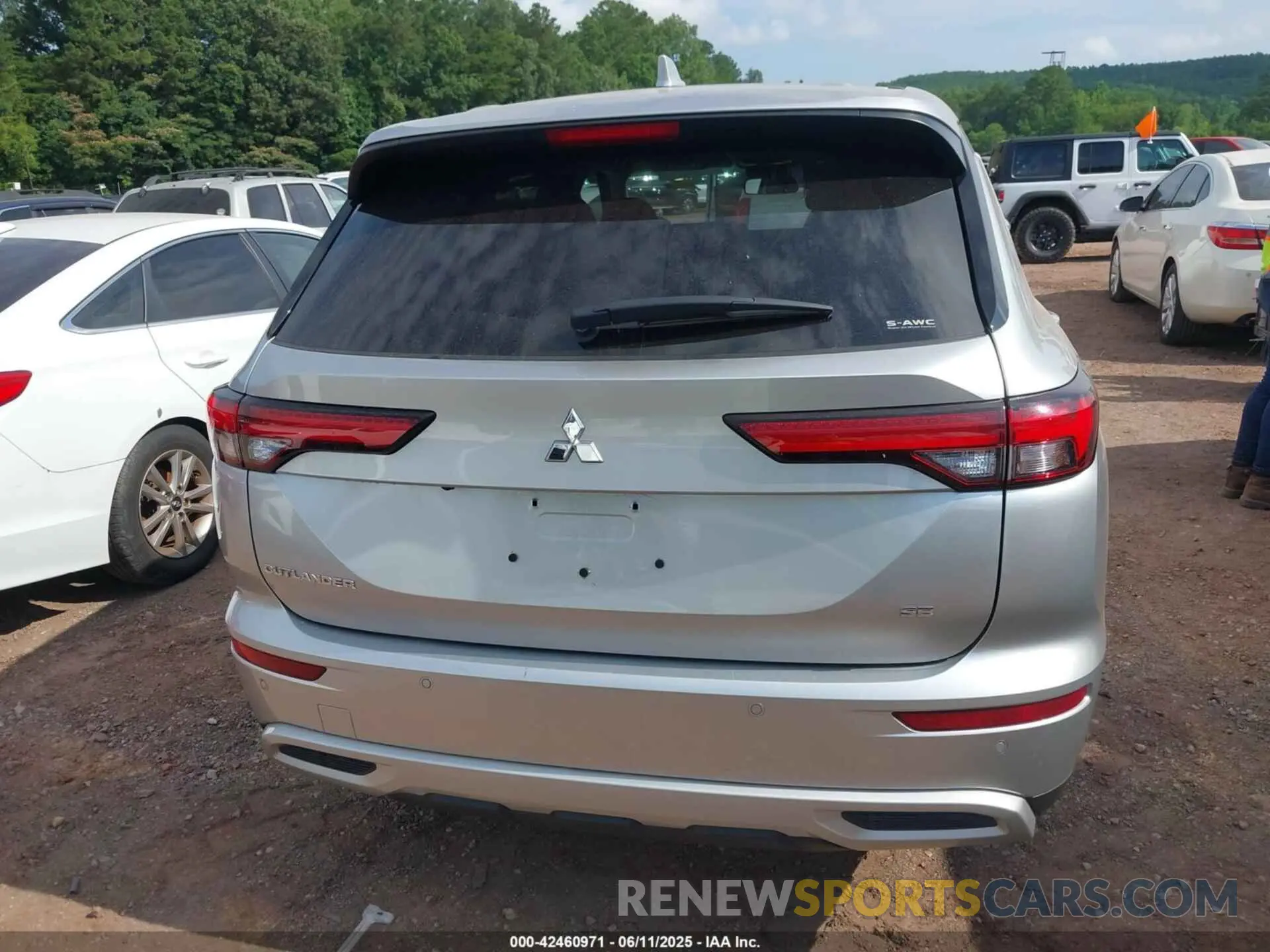 16 fotografías del automóvil dañado JA4J4VA81RZ037698 MITSUBISHI OUTLANDER 2024