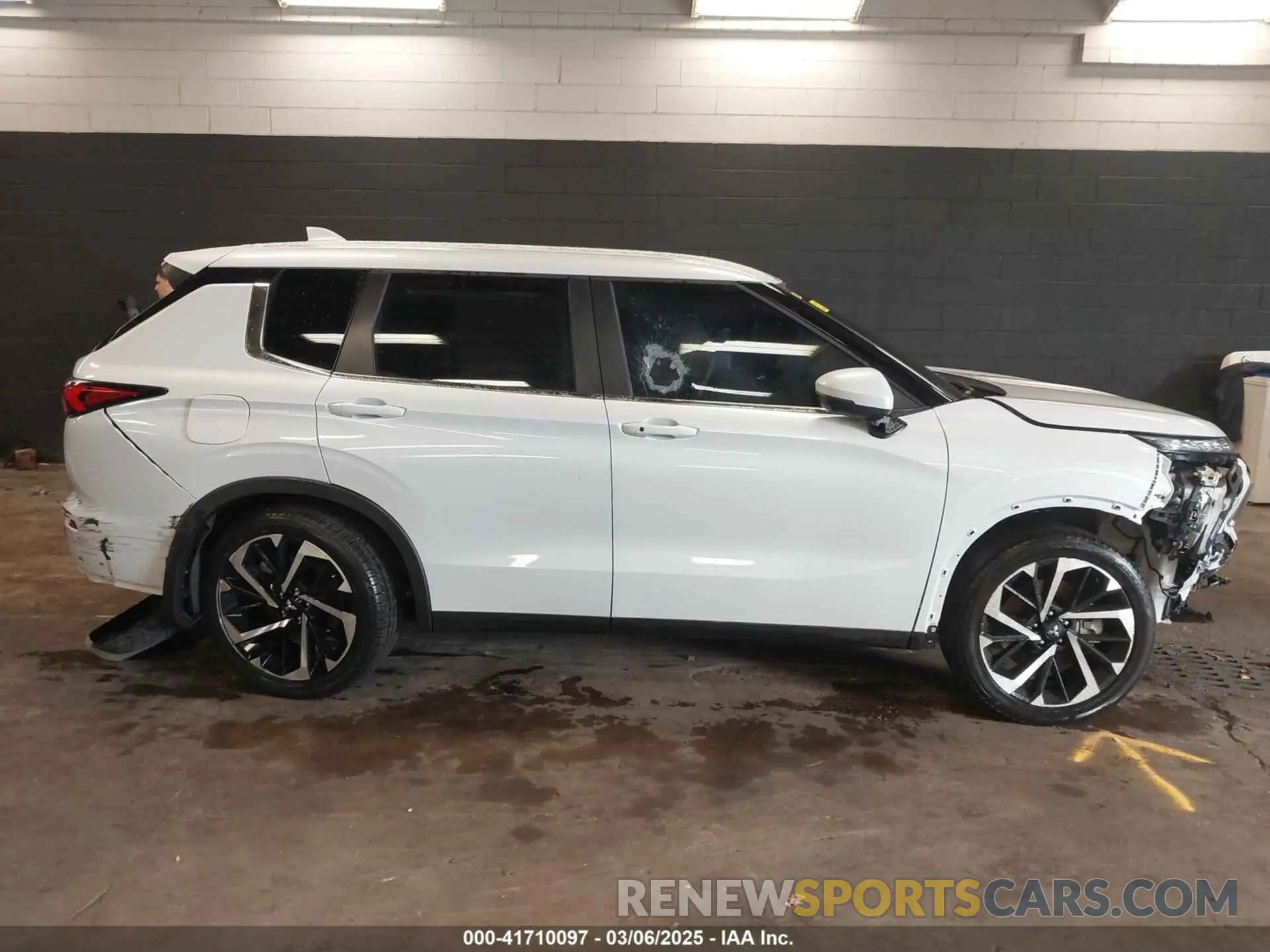 13 fotografías del automóvil dañado JA4J4VA81RZ040553 MITSUBISHI OUTLANDER 2024