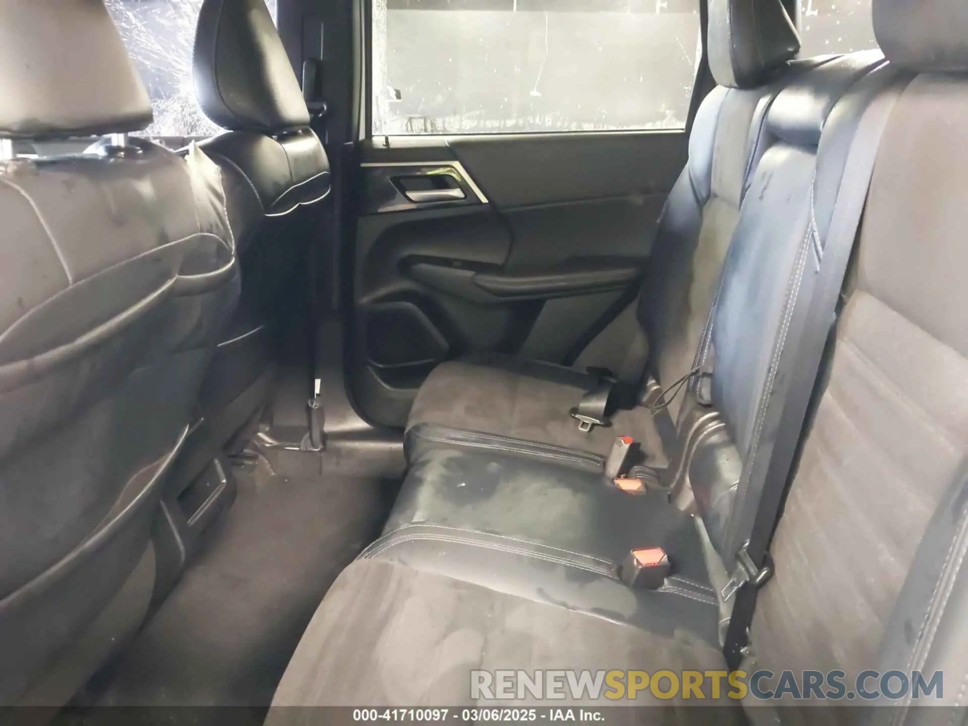 8 fotografías del automóvil dañado JA4J4VA81RZ040553 MITSUBISHI OUTLANDER 2024