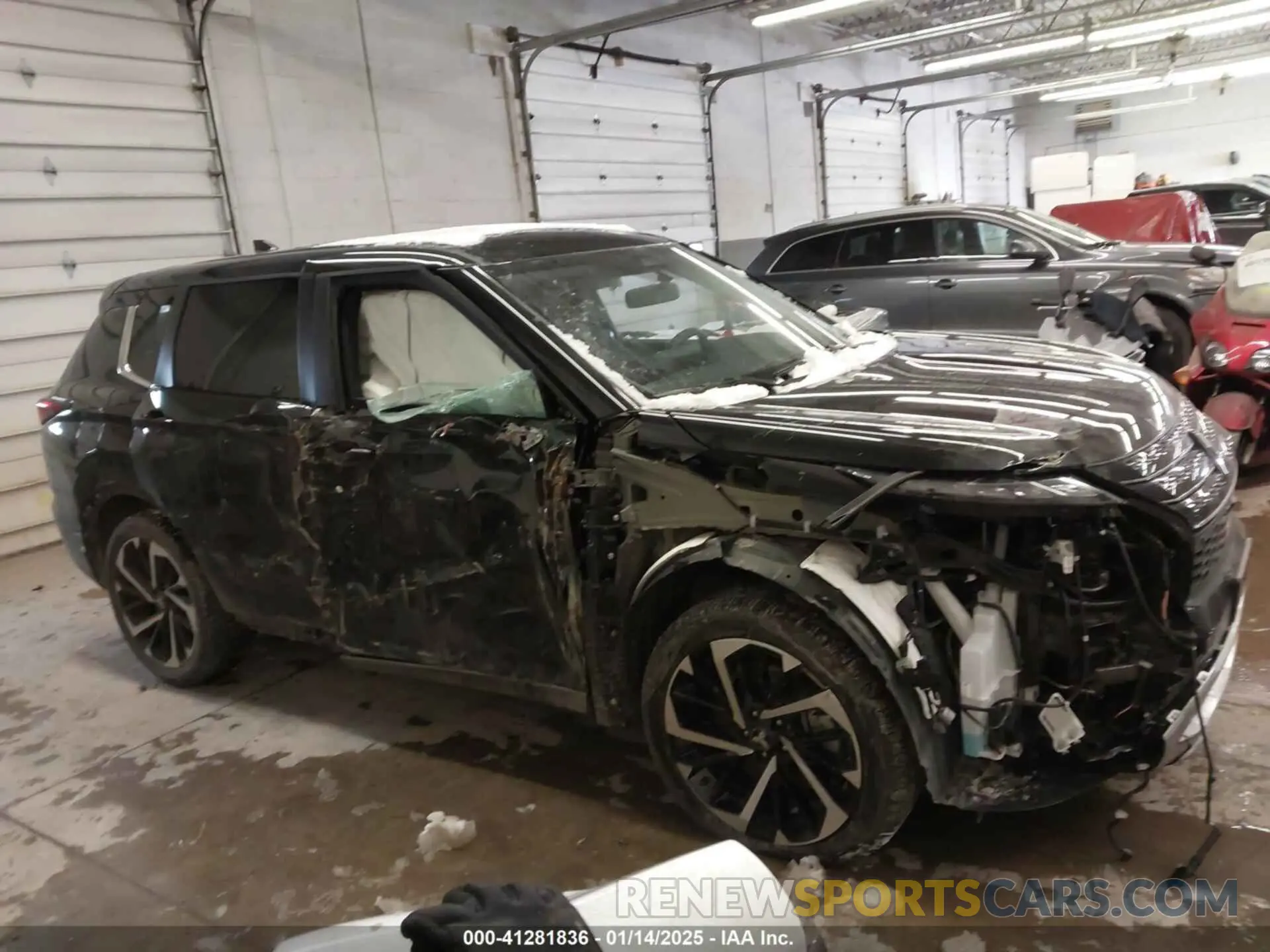 14 fotografías del automóvil dañado JA4J4VA81RZ058518 MITSUBISHI OUTLANDER 2024