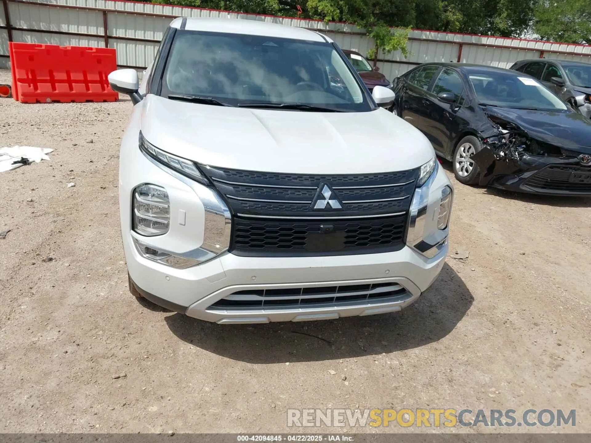 12 fotografías del automóvil dañado JA4J4VA82RZ032400 MITSUBISHI OUTLANDER 2024