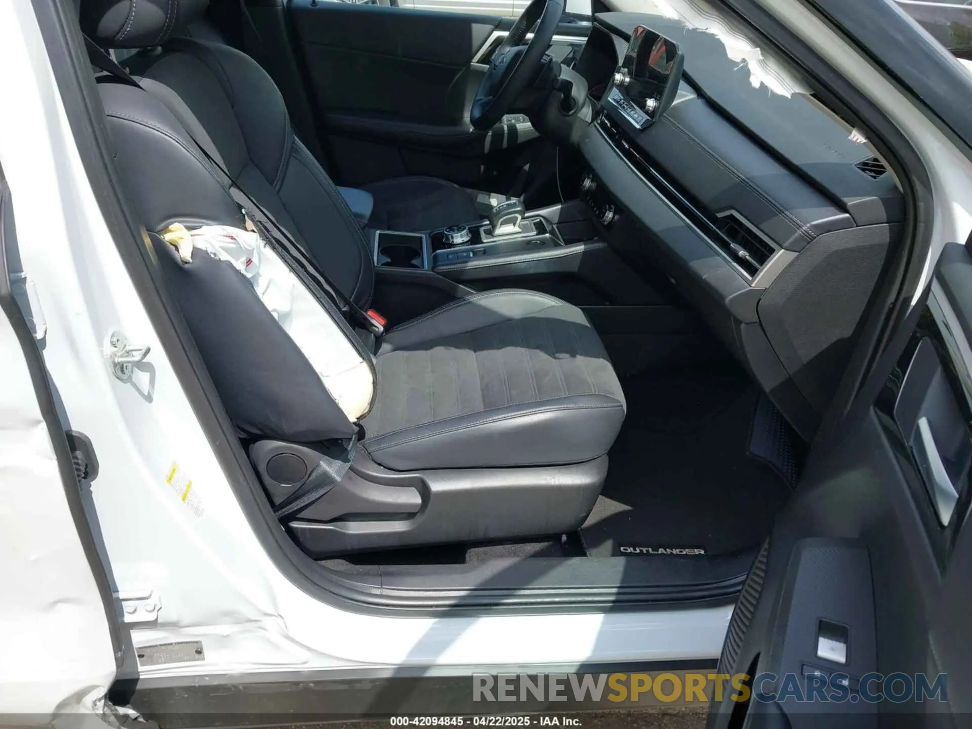 5 fotografías del automóvil dañado JA4J4VA82RZ032400 MITSUBISHI OUTLANDER 2024