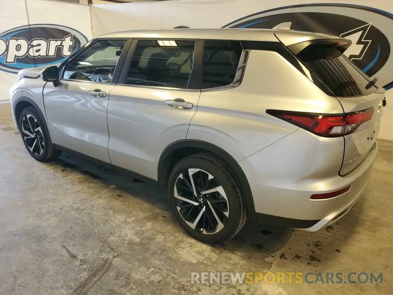 2 fotografías del automóvil dañado JA4J4VA82RZ044529 MITSUBISHI OUTLANDER 2024