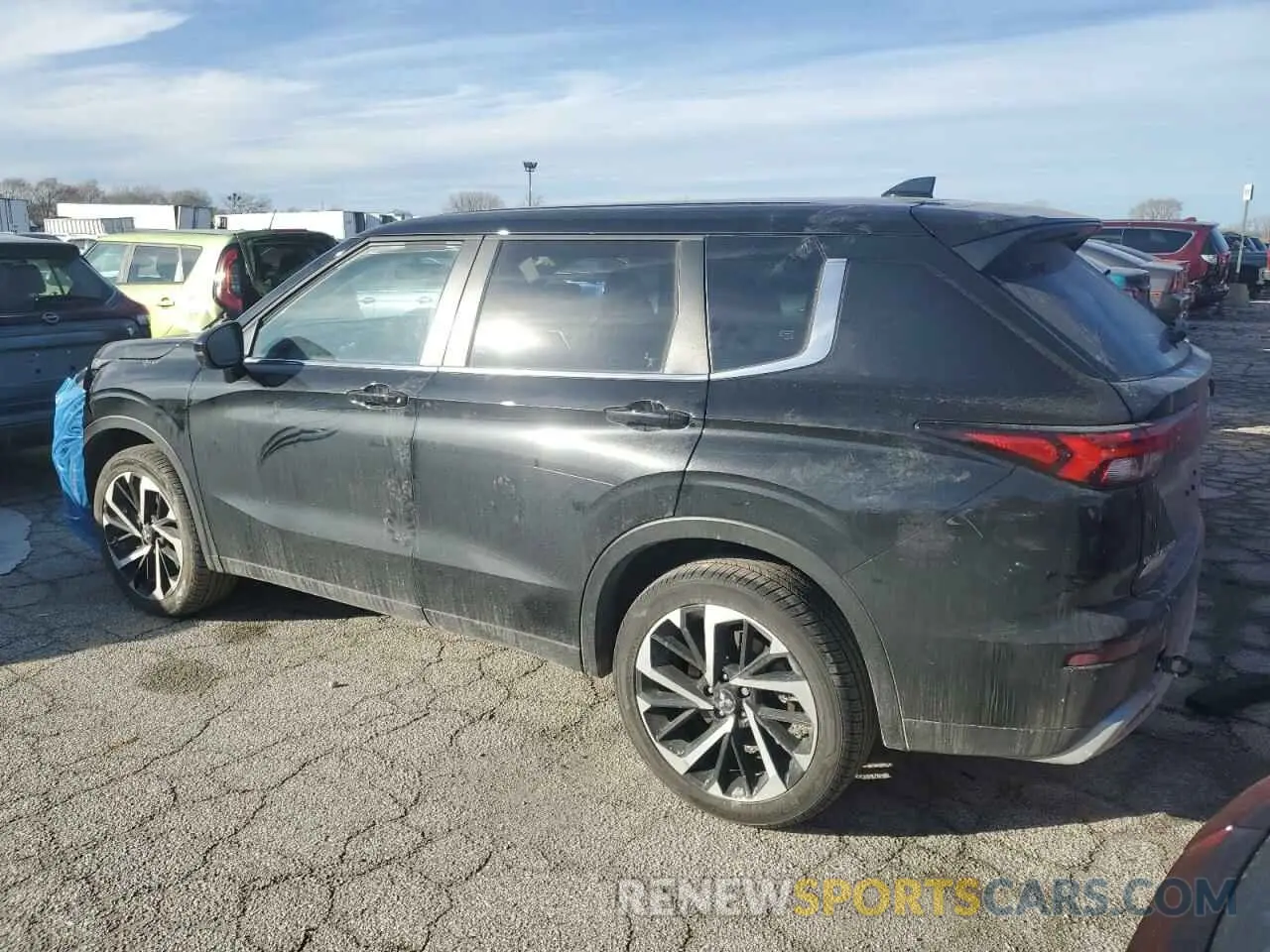 2 fotografías del automóvil dañado JA4J4VA83RZ072808 MITSUBISHI OUTLANDER 2024