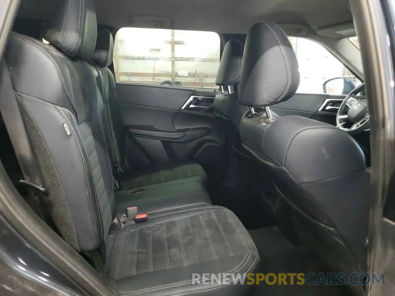 11 fotografías del automóvil dañado JA4J4VA83RZ077278 MITSUBISHI OUTLANDER 2024