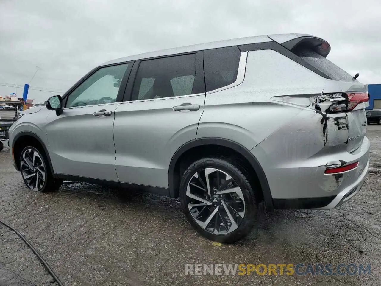 2 fotografías del automóvil dañado JA4J4VA83RZ085025 MITSUBISHI OUTLANDER 2024