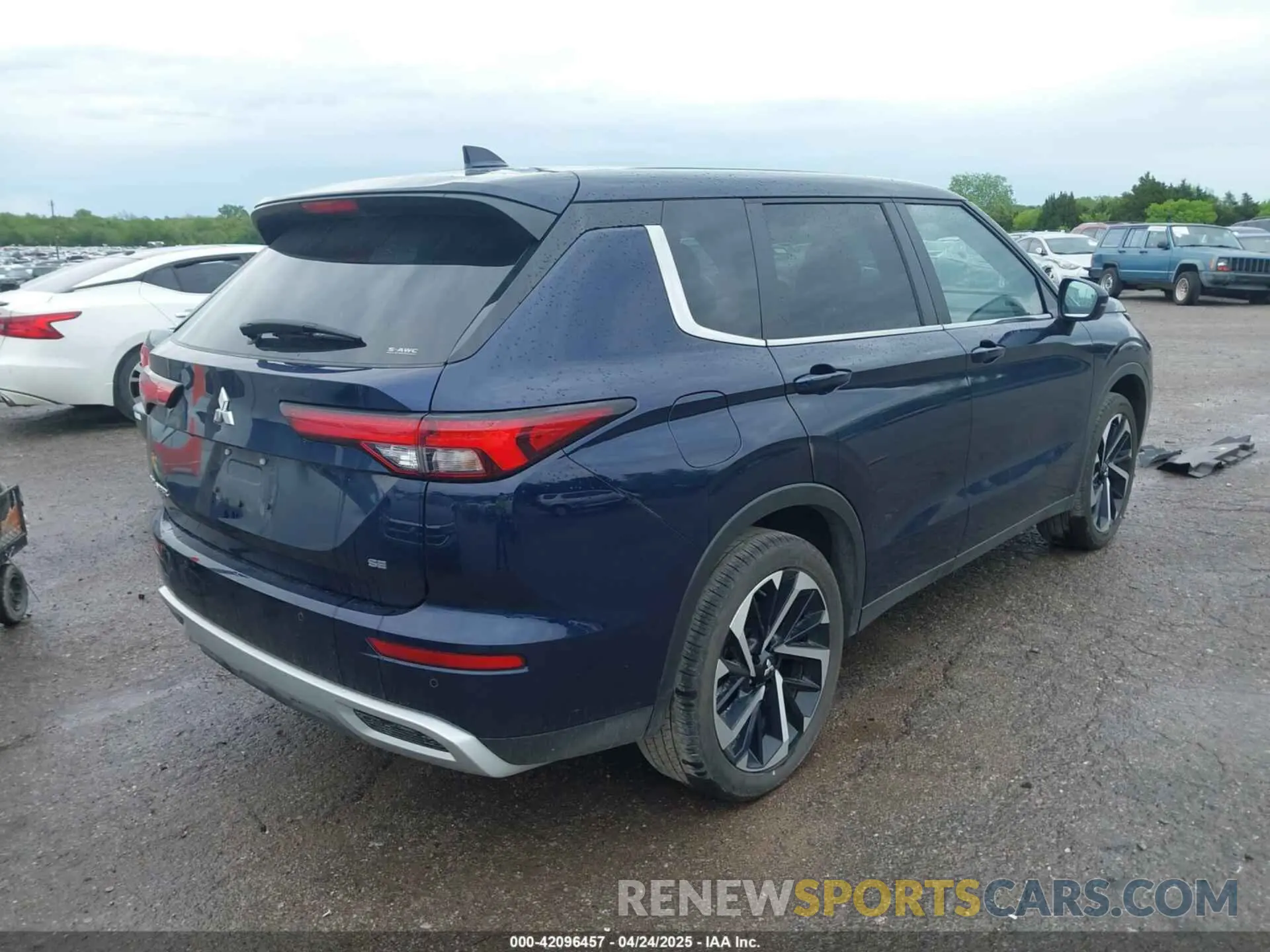 4 fotografías del automóvil dañado JA4J4VA84RZ044404 MITSUBISHI OUTLANDER 2024