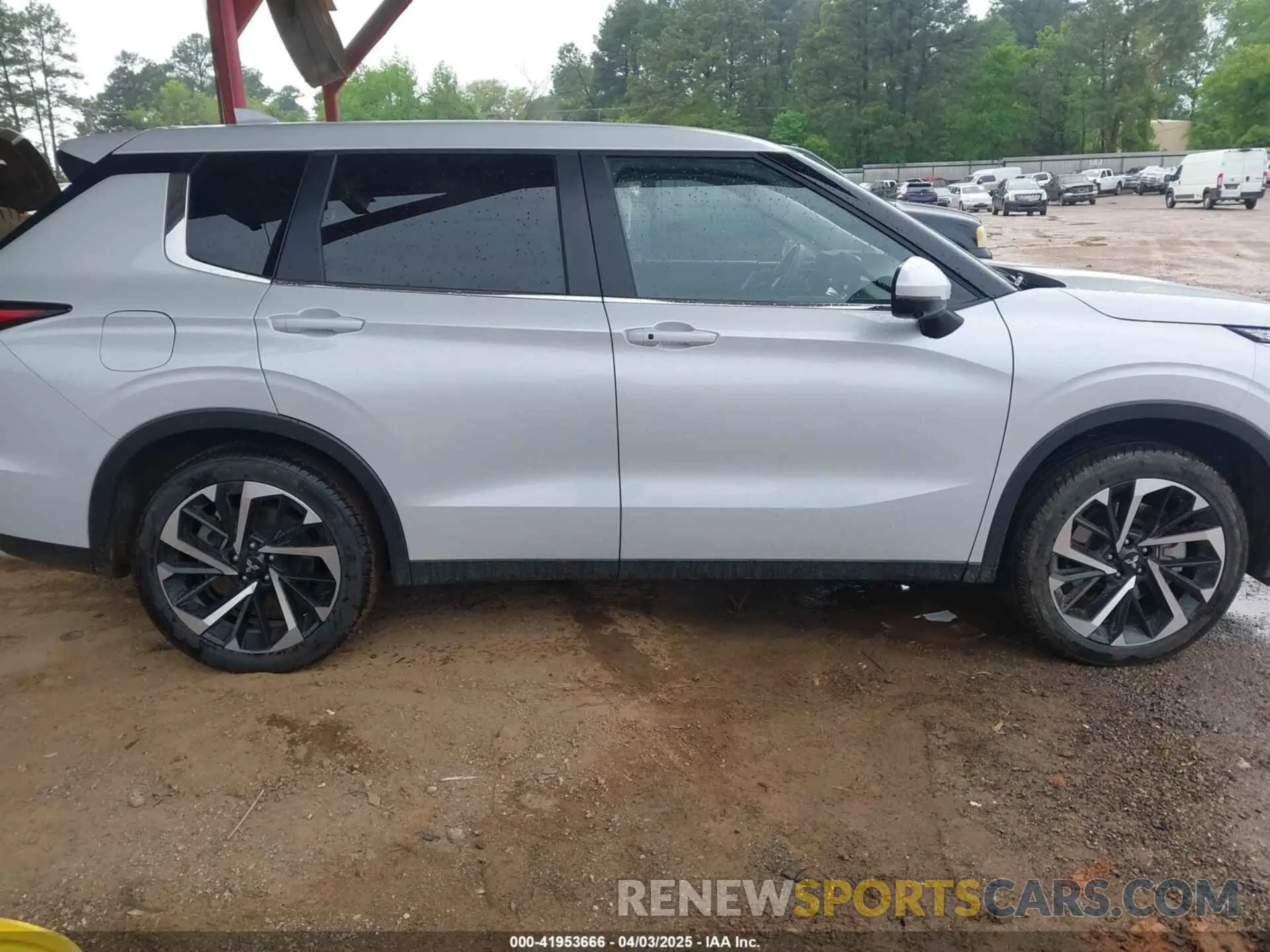 13 fotografías del automóvil dañado JA4J4VA84RZ072011 MITSUBISHI OUTLANDER 2024