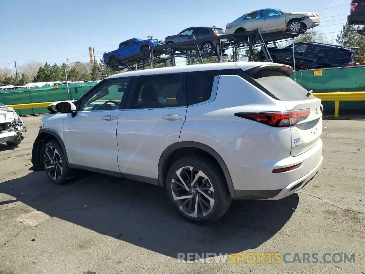 2 fotografías del automóvil dañado JA4J4VA84RZ079041 MITSUBISHI OUTLANDER 2024