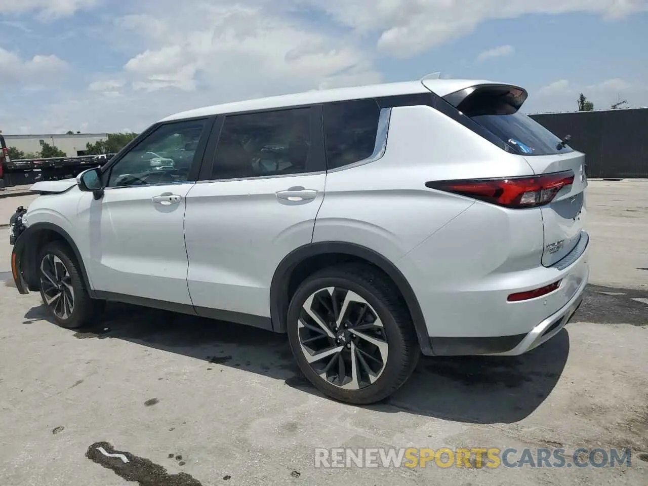 2 fotografías del automóvil dañado JA4J4VA84RZ082618 MITSUBISHI OUTLANDER 2024