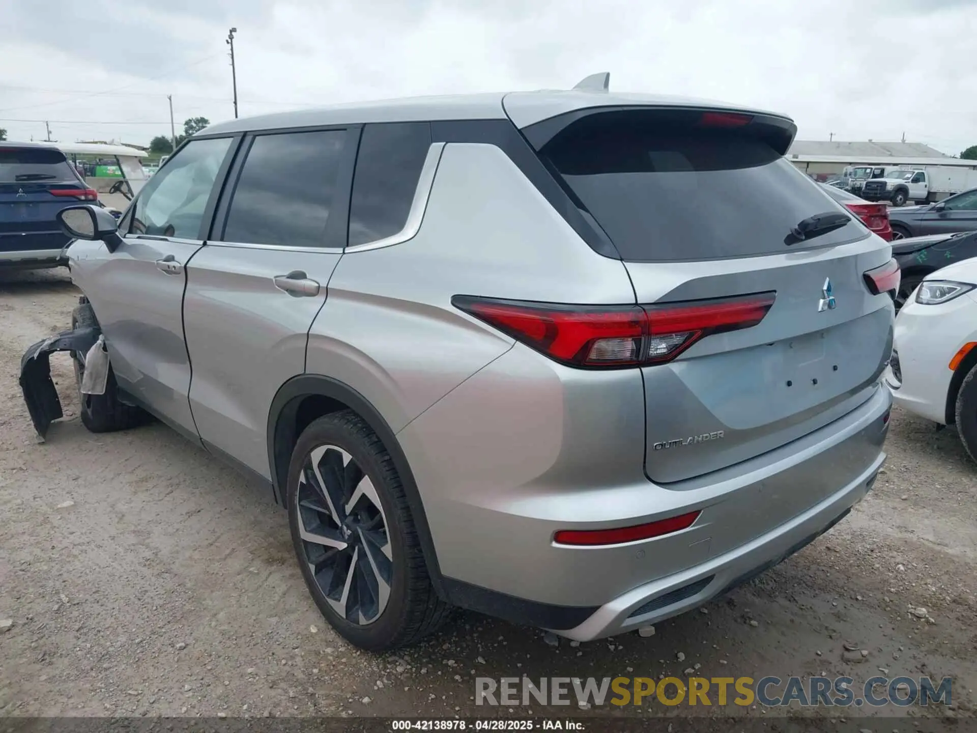 3 fotografías del automóvil dañado JA4J4VA85RZ050308 MITSUBISHI OUTLANDER 2024