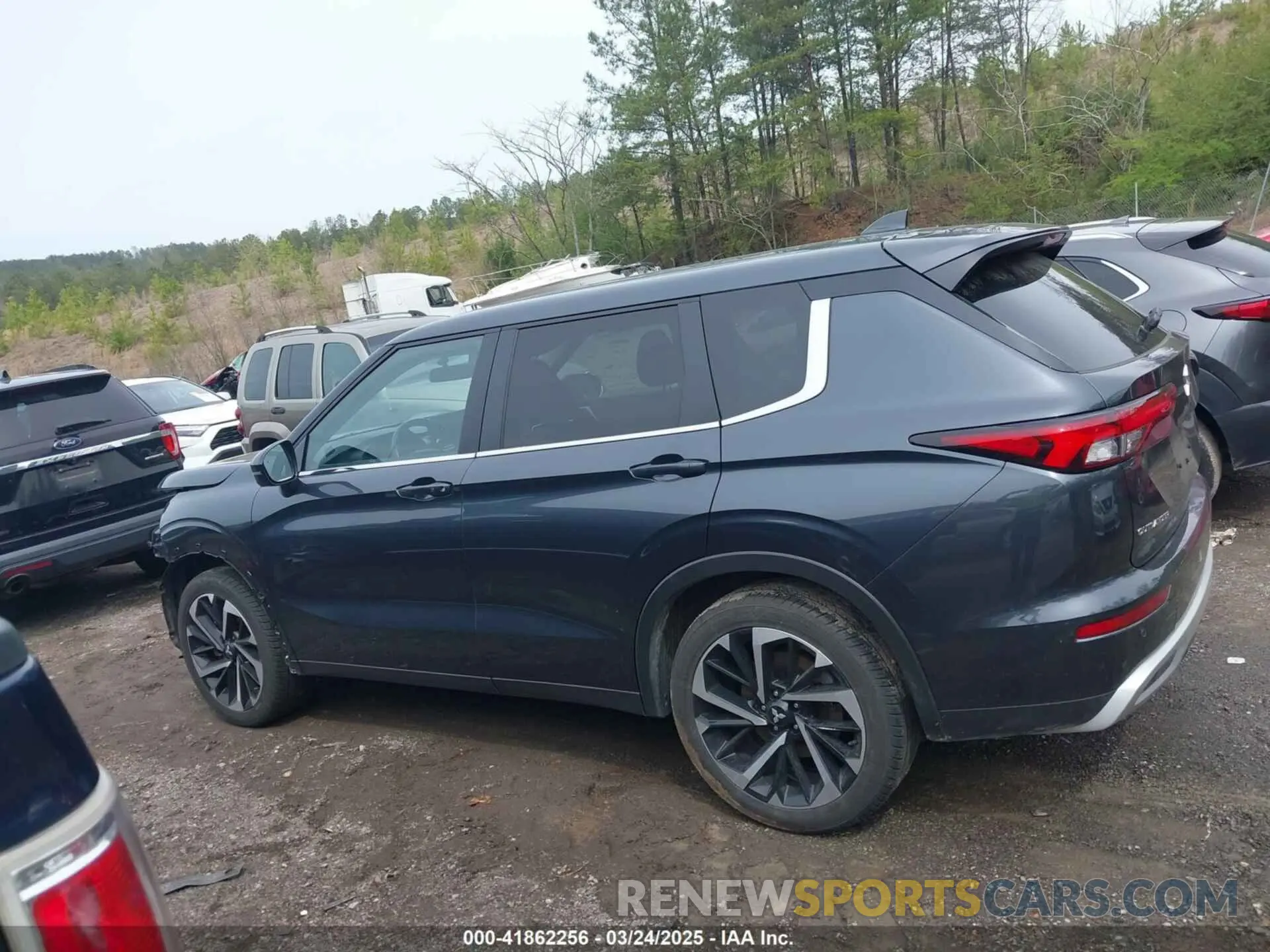 14 fotografías del automóvil dañado JA4J4VA85RZ064998 MITSUBISHI OUTLANDER 2024