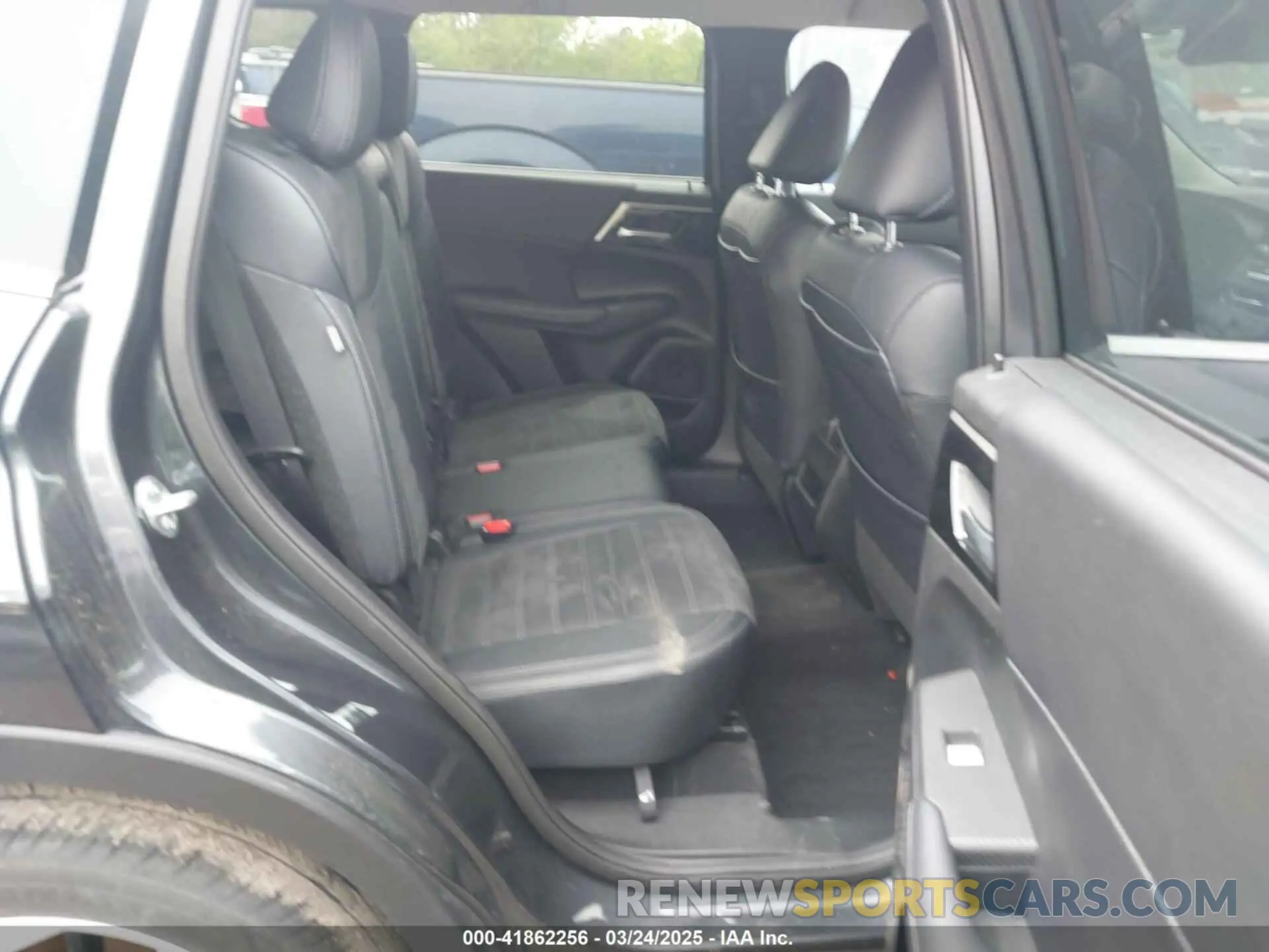 8 fotografías del automóvil dañado JA4J4VA85RZ064998 MITSUBISHI OUTLANDER 2024
