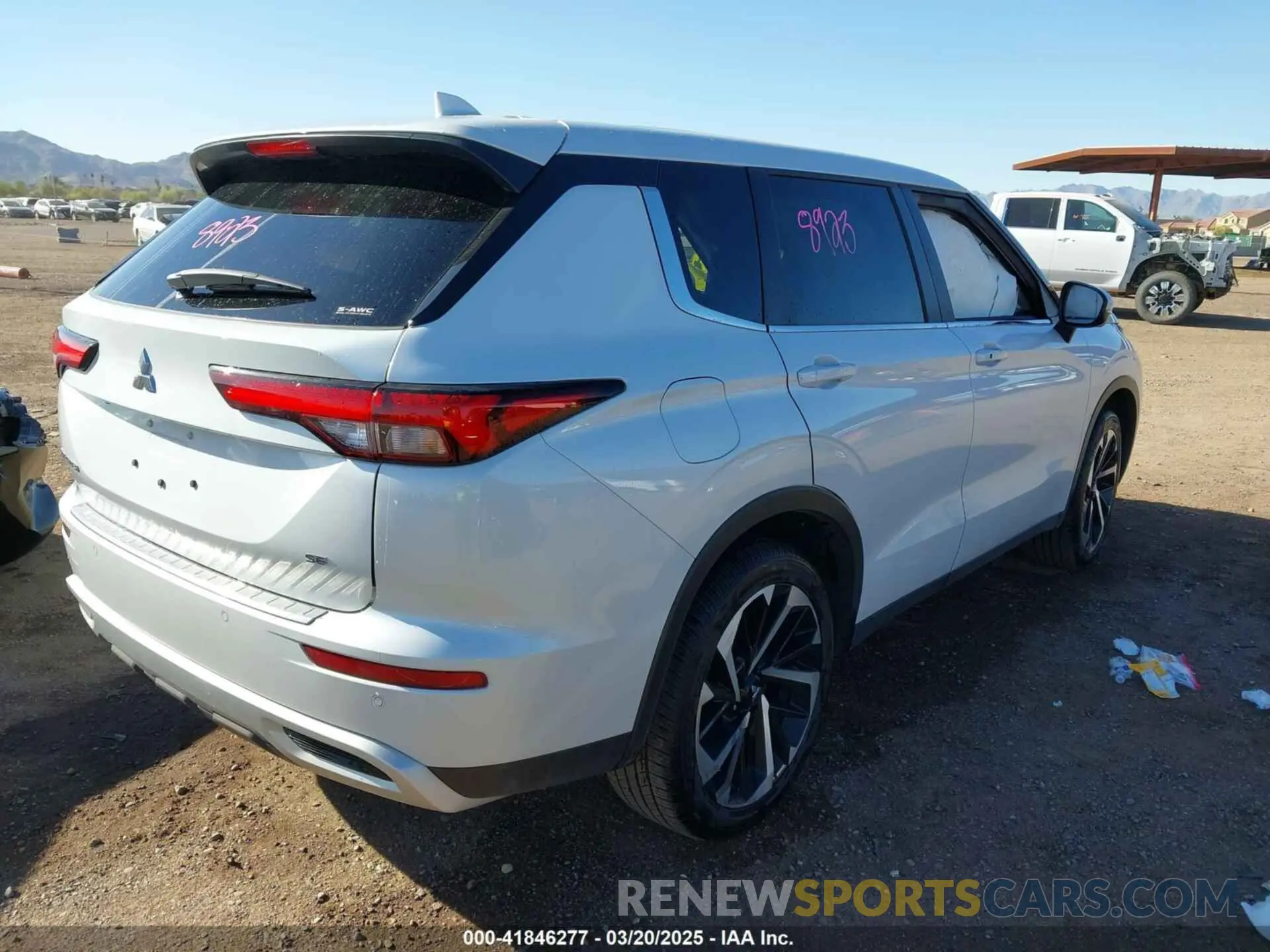 4 fotografías del automóvil dañado JA4J4VA86RZ081910 MITSUBISHI OUTLANDER 2024