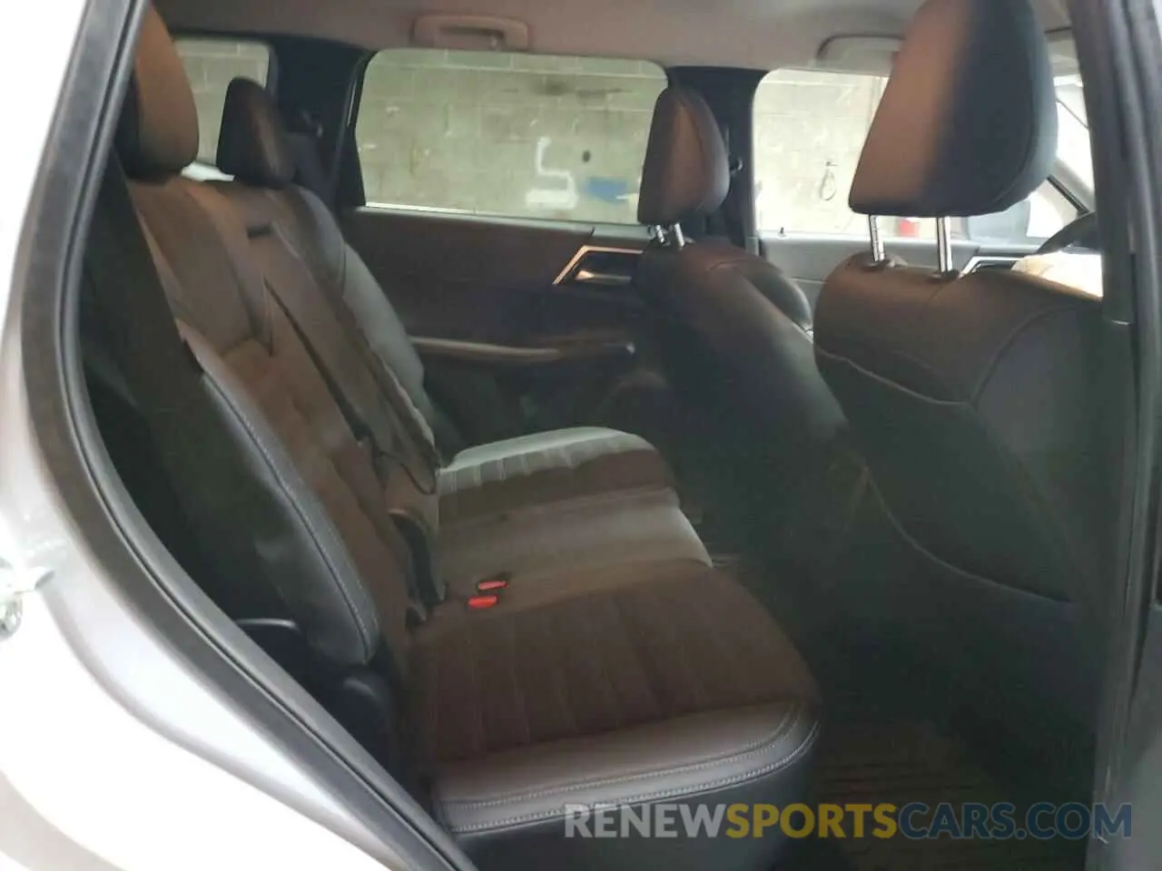 11 fotografías del automóvil dañado JA4J4VA87RZ015754 MITSUBISHI OUTLANDER 2024