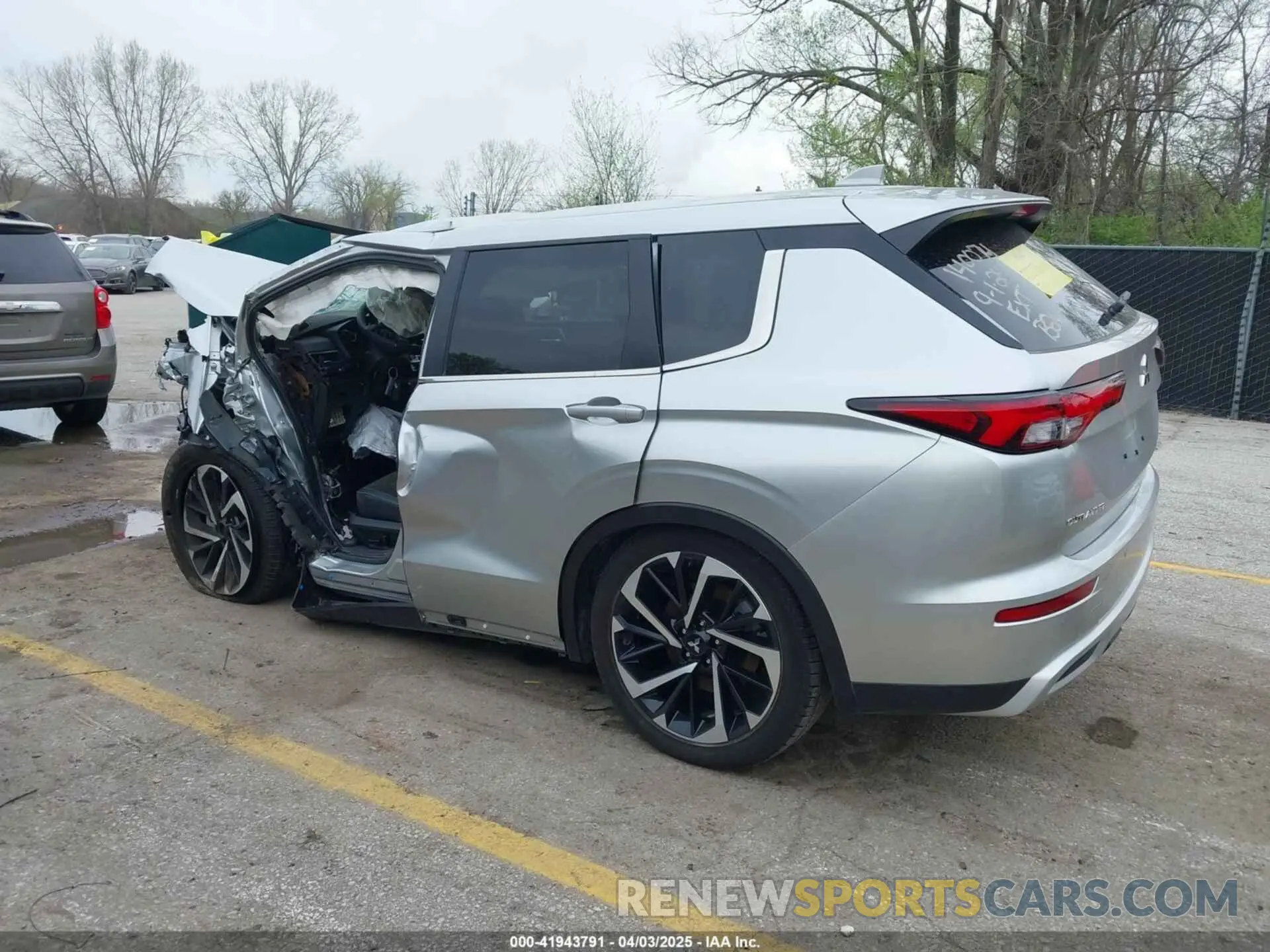 15 fotografías del automóvil dañado JA4J4VA87RZ051752 MITSUBISHI OUTLANDER 2024