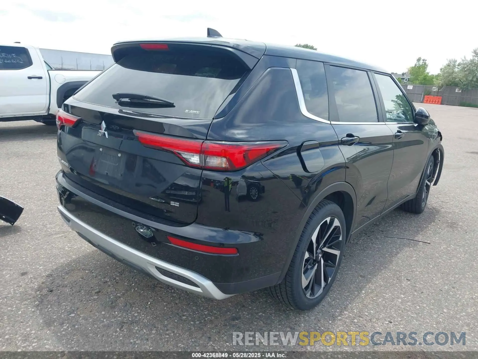 4 fotografías del automóvil dañado JA4J4VA87RZ077364 MITSUBISHI OUTLANDER 2024