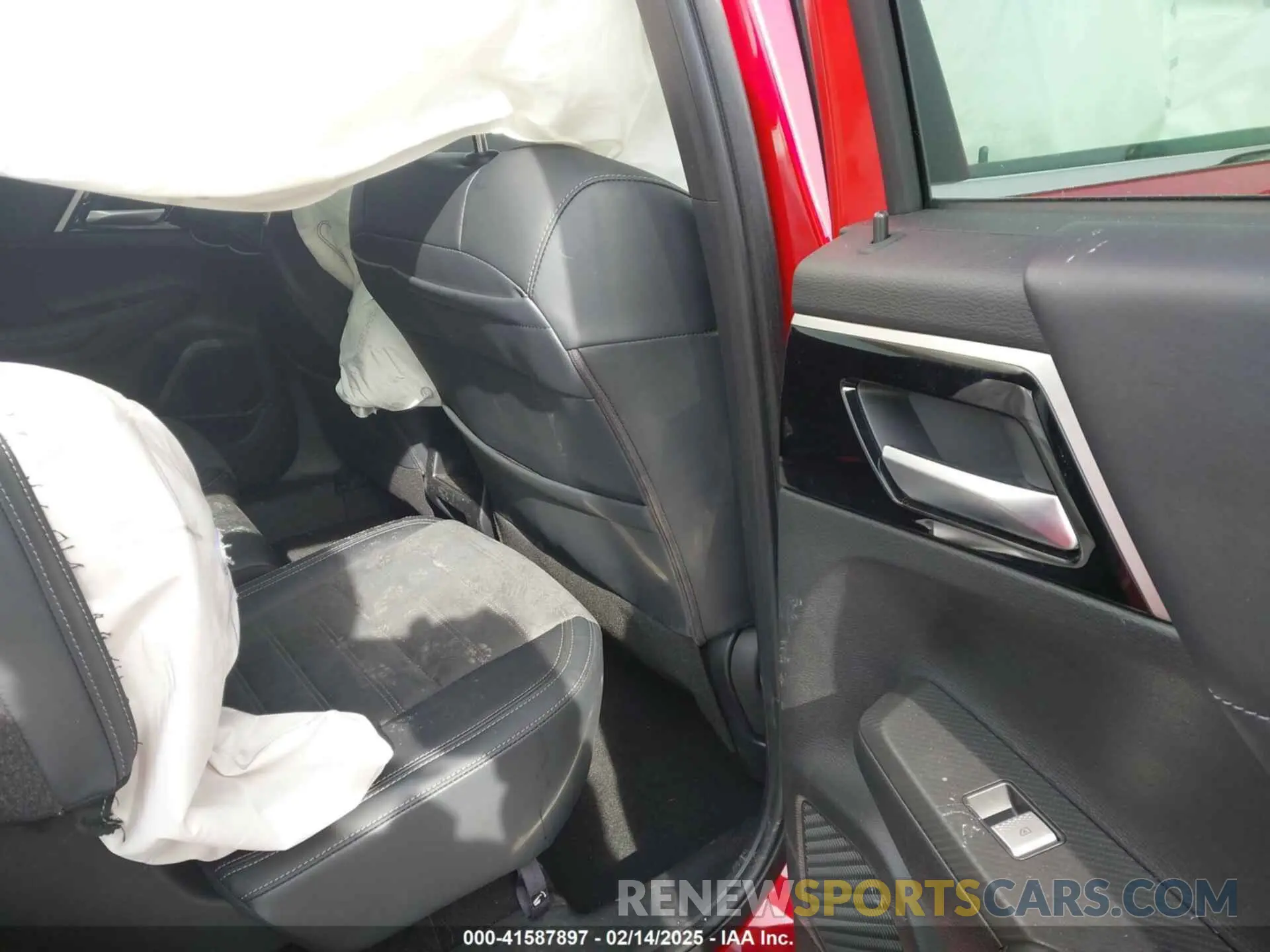 8 fotografías del automóvil dañado JA4J4VA88RZ025614 MITSUBISHI OUTLANDER 2024