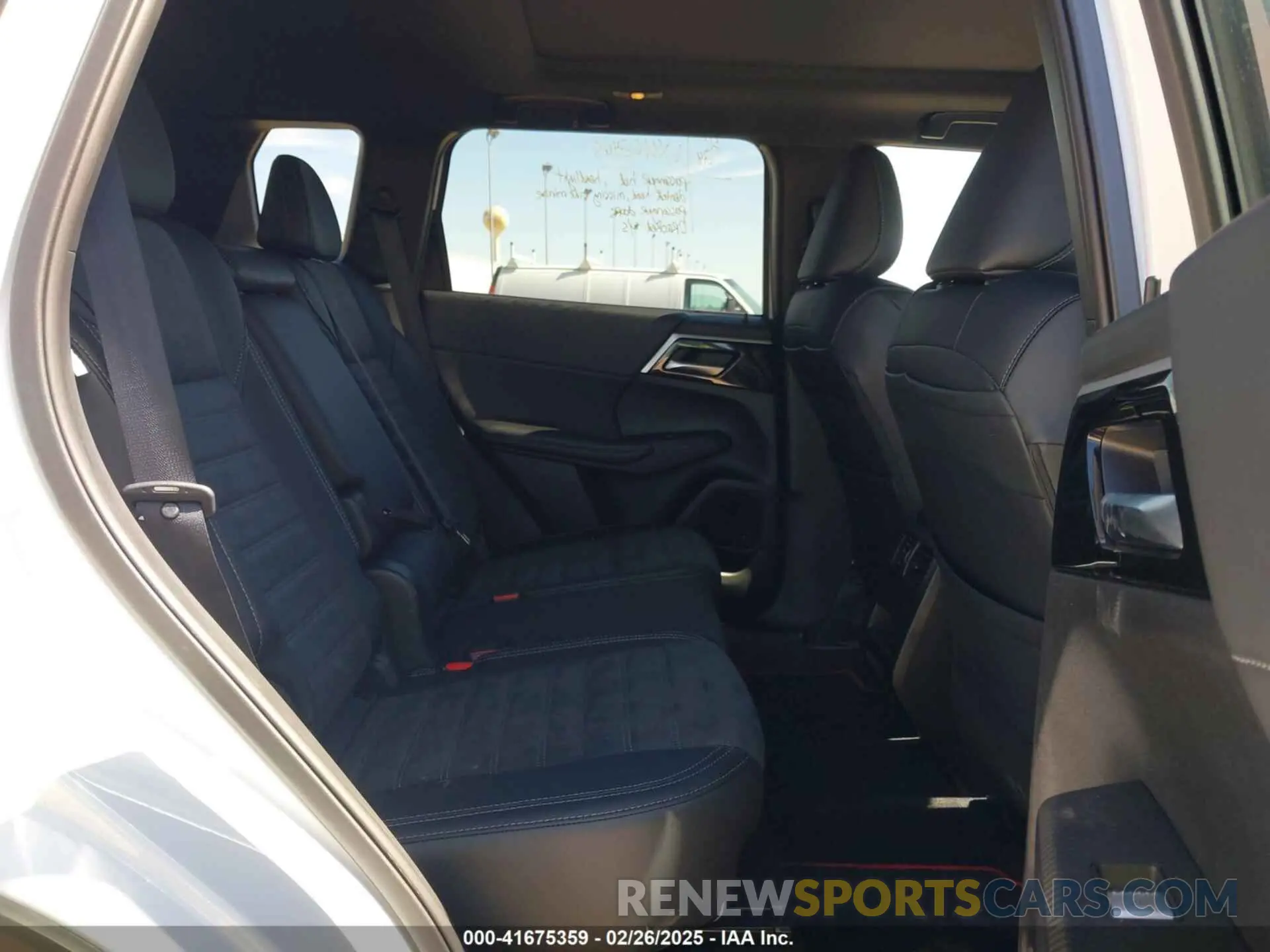 8 fotografías del automóvil dañado JA4J4VA88RZ068012 MITSUBISHI OUTLANDER 2024