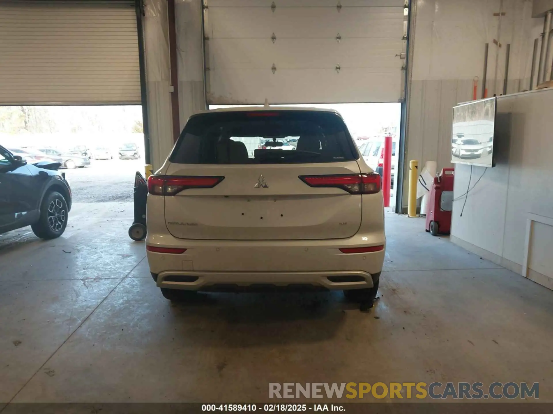 16 fotografías del automóvil dañado JA4J4VA89RZ012001 MITSUBISHI OUTLANDER 2024