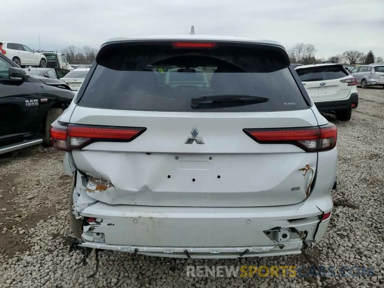 6 fotografías del automóvil dañado JA4J4VA89RZ021359 MITSUBISHI OUTLANDER 2024