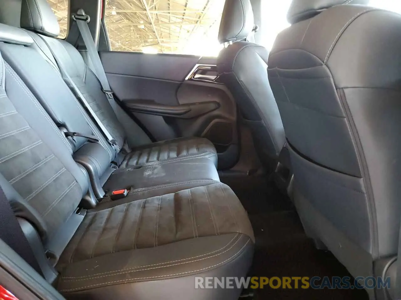 11 fotografías del automóvil dañado JA4J4VA89RZ040056 MITSUBISHI OUTLANDER 2024