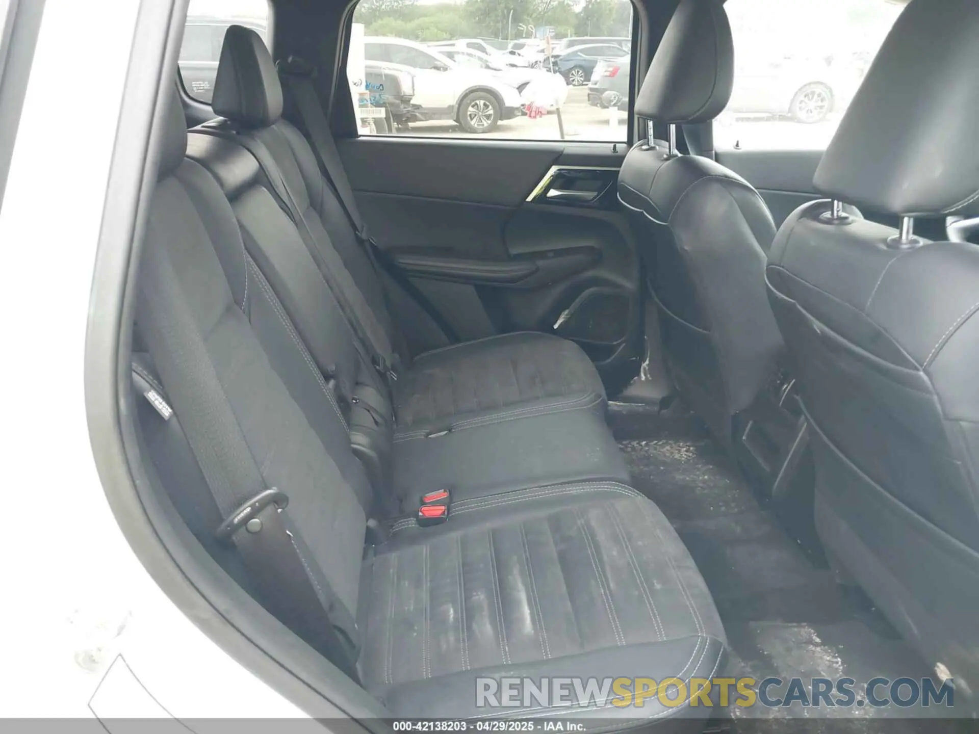 8 fotografías del automóvil dañado JA4J4VA8XRZ038199 MITSUBISHI OUTLANDER 2024