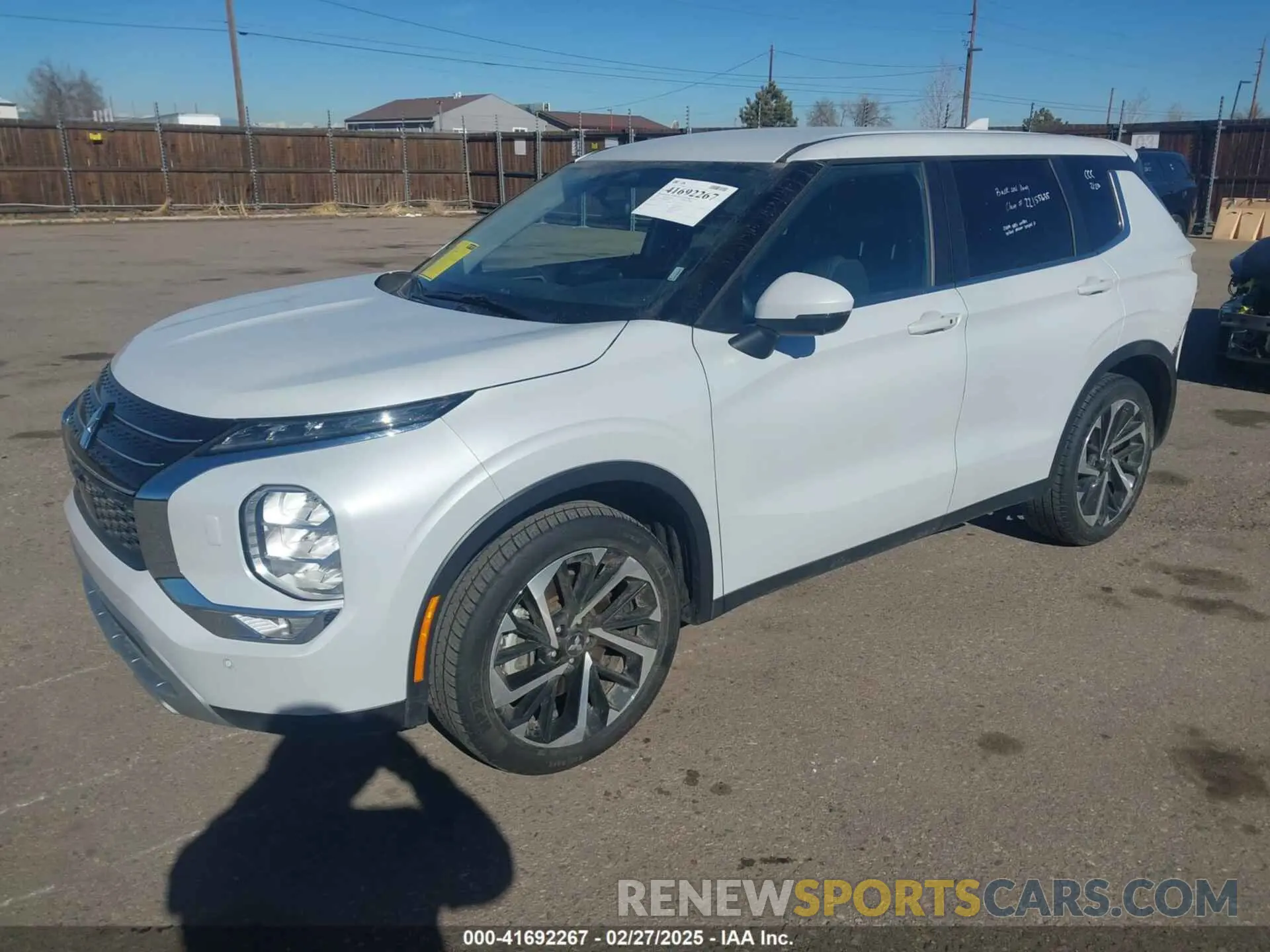 2 fotografías del automóvil dañado JA4J4VA8XRZ051857 MITSUBISHI OUTLANDER 2024