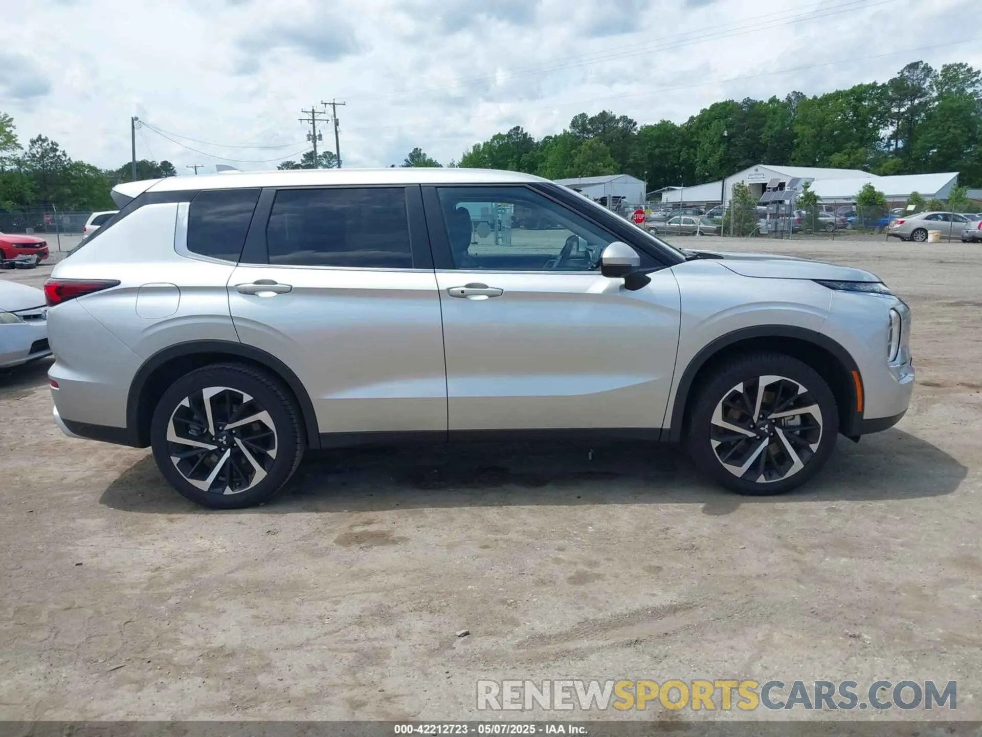 13 fotografías del automóvil dañado JA4J4VA8XRZ074958 MITSUBISHI OUTLANDER 2024