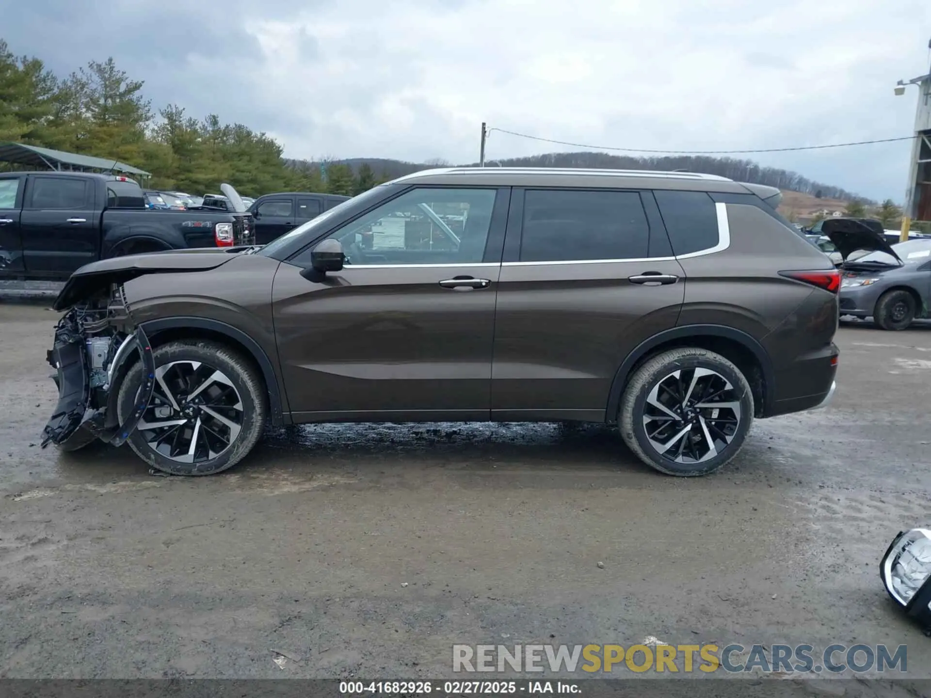 15 fotografías del automóvil dañado JA4J4WA80RZ078734 MITSUBISHI OUTLANDER 2024