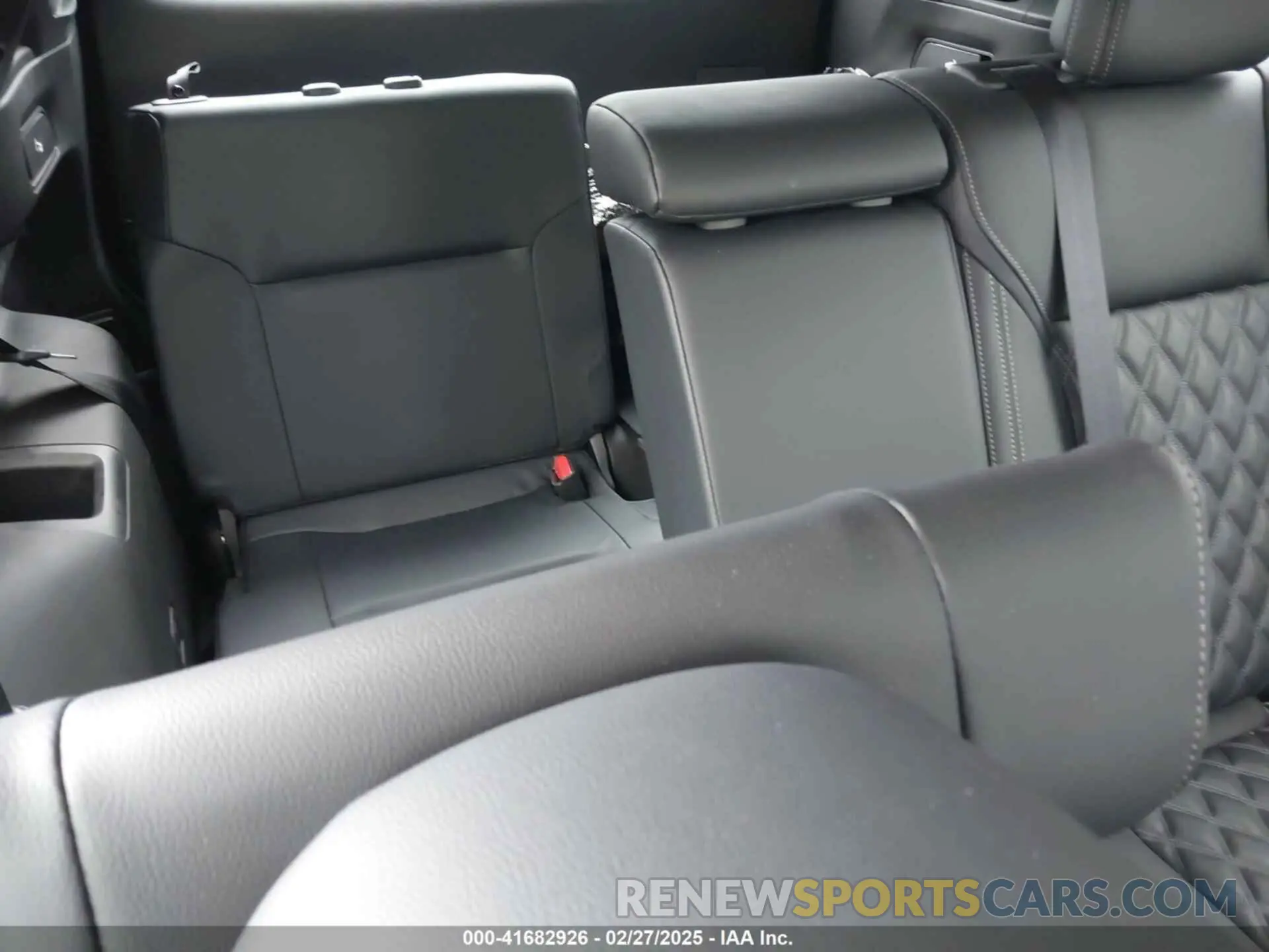 8 fotografías del automóvil dañado JA4J4WA80RZ078734 MITSUBISHI OUTLANDER 2024