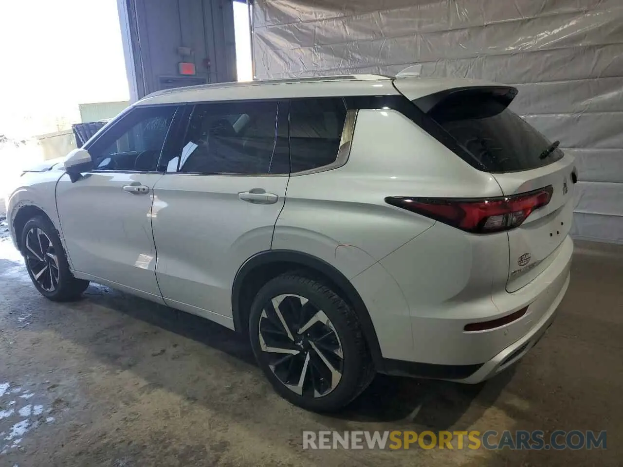 2 fotografías del automóvil dañado JA4J4WA82RZ008927 MITSUBISHI OUTLANDER 2024