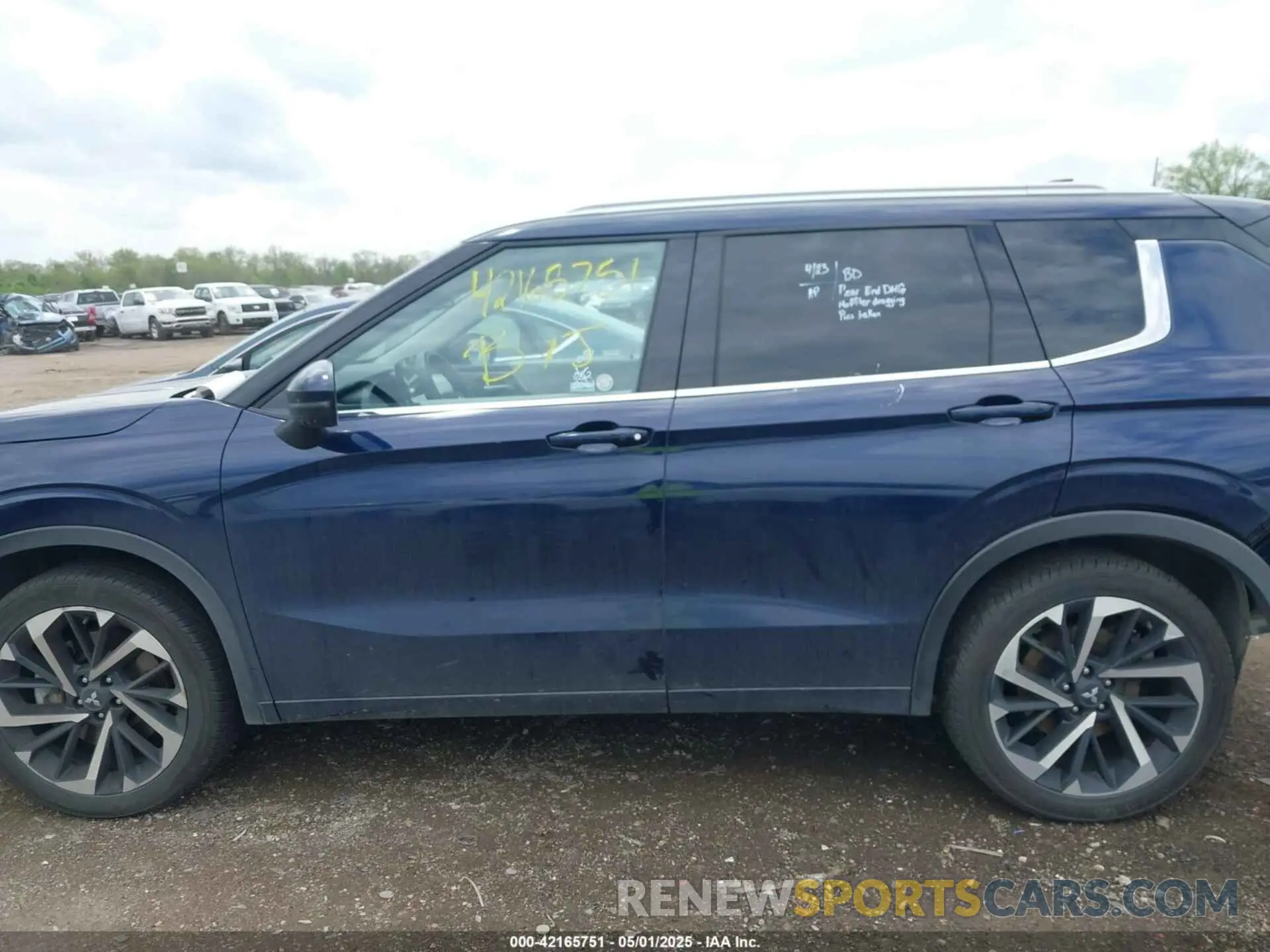 14 fotografías del automóvil dañado JA4J4WA83RZ089372 MITSUBISHI OUTLANDER 2024