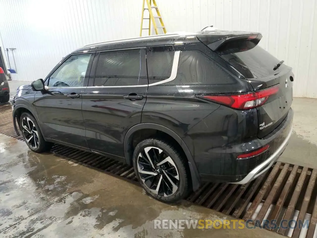 2 fotografías del automóvil dañado JA4J4WA83RZ605522 MITSUBISHI OUTLANDER 2024